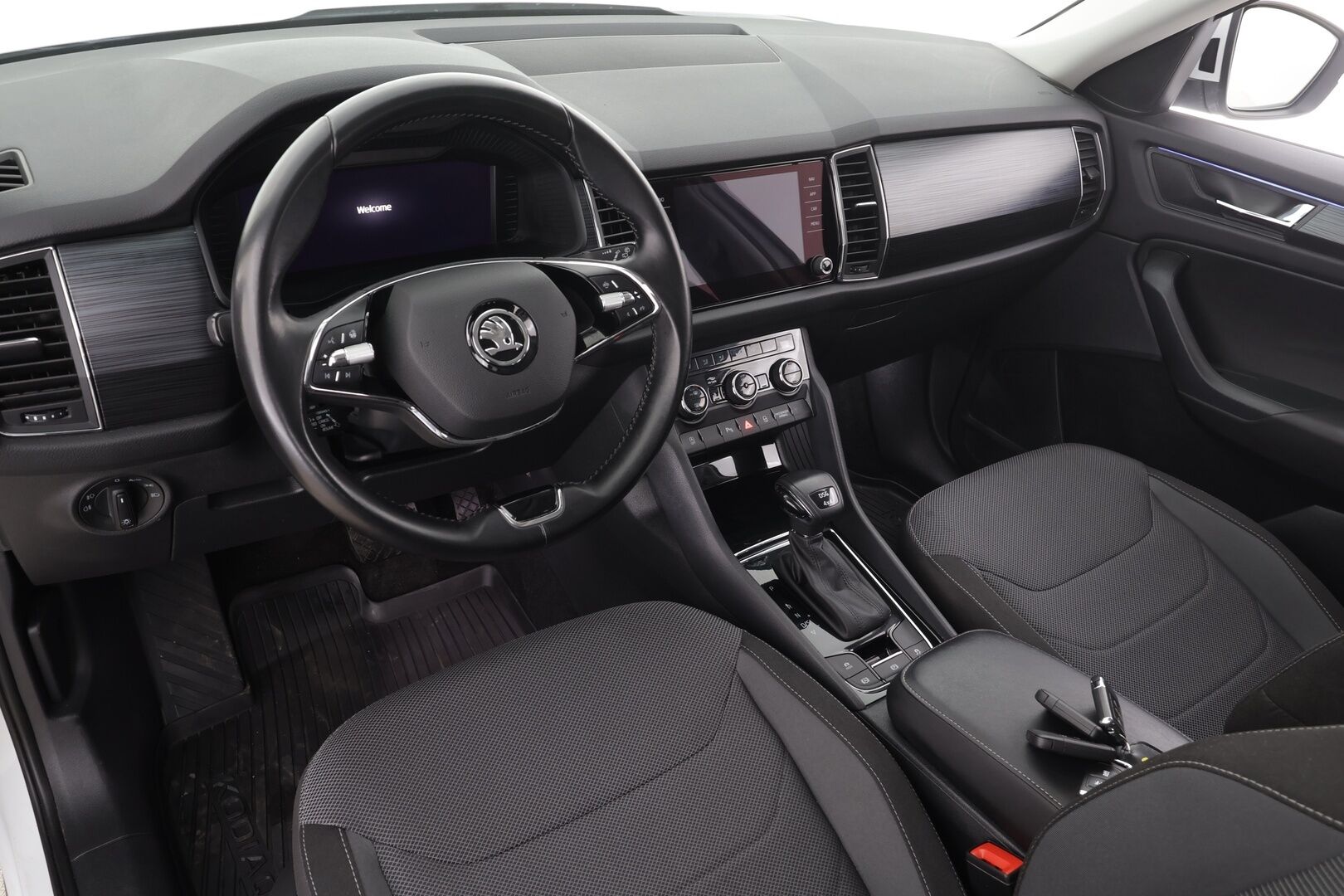 Skoda Kodiaq 2021 2,0 TDI 150 4x4 Ambition BusinessLine DSG * ACC / P.Kamera / LED / Navi / Webasto / KeylessGo * - 1.Om Suomi-auto / Kahdet renkaat aluvanteilla / Merkkihuollettu