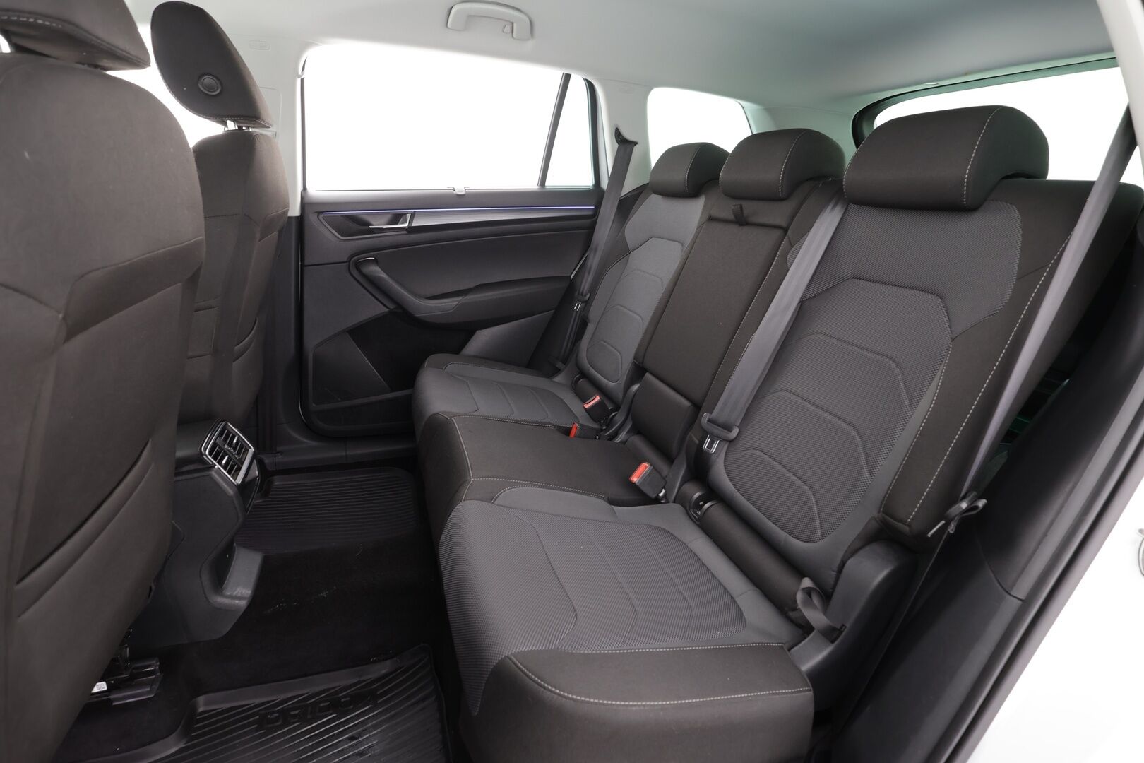 Skoda Kodiaq 2021 2,0 TDI 150 4x4 Ambition BusinessLine DSG * ACC / P.Kamera / LED / Navi / Webasto / KeylessGo * - 1.Om Suomi-auto / Kahdet renkaat aluvanteilla / Merkkihuollettu