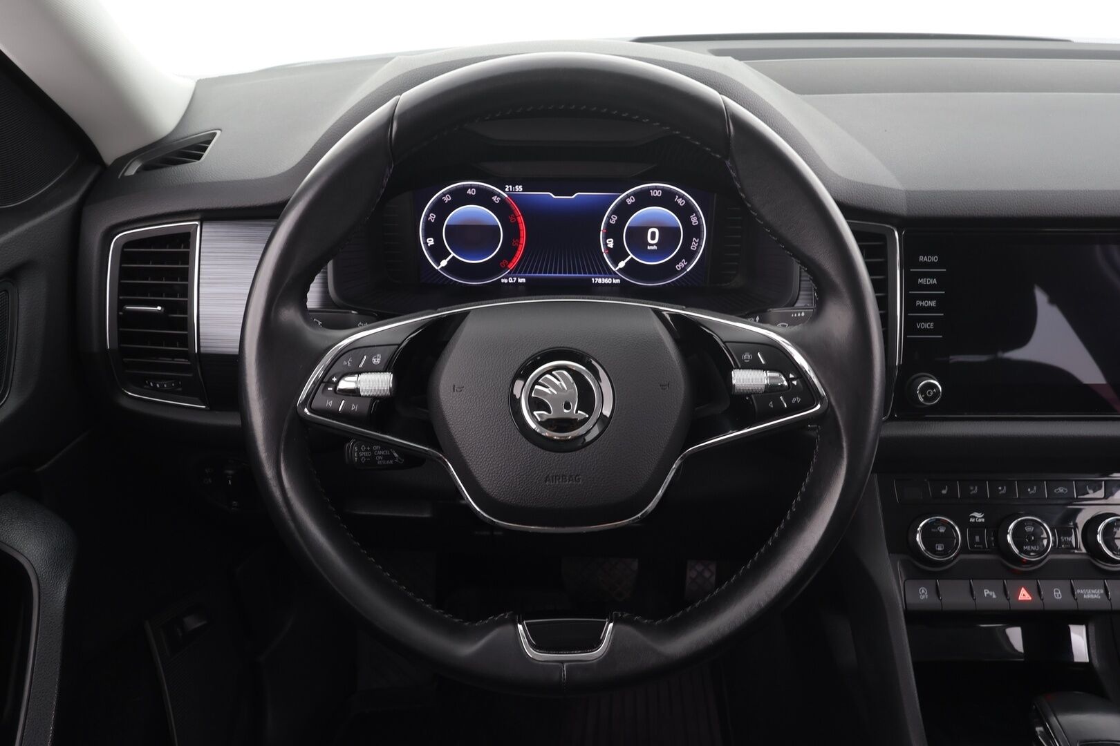 Skoda Kodiaq 2021 2,0 TDI 150 4x4 Ambition BusinessLine DSG * ACC / P.Kamera / LED / Navi / Webasto / KeylessGo * - 1.Om Suomi-auto / Kahdet renkaat aluvanteilla / Merkkihuollettu