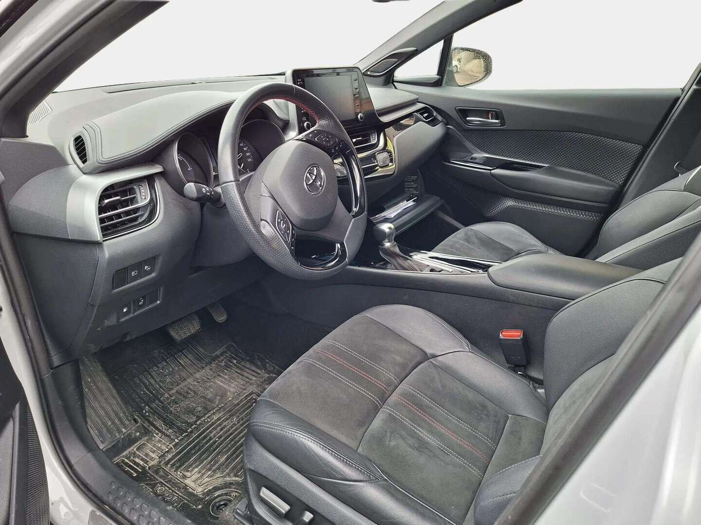 Toyota C-HR 2021 Toytota C-HR 1,8 Hybrid GR Sport * Suomi auto / ACC / Lohkolämmitin / JBL hifi / BLIS / Touchpad / P.kamera / 2x renkaat ja Vanteet / Navi * - * Suomi-auto / ACC / Lohkolämmitin / JBL hifi / BLIS / Touchpad / P.kamera / 2x renkaat ja Vanteet / Navi / Kaukovalo-automatiikka * - HULLUT AVAJAISHULINAT KORKOTARJOUS 3,29 %