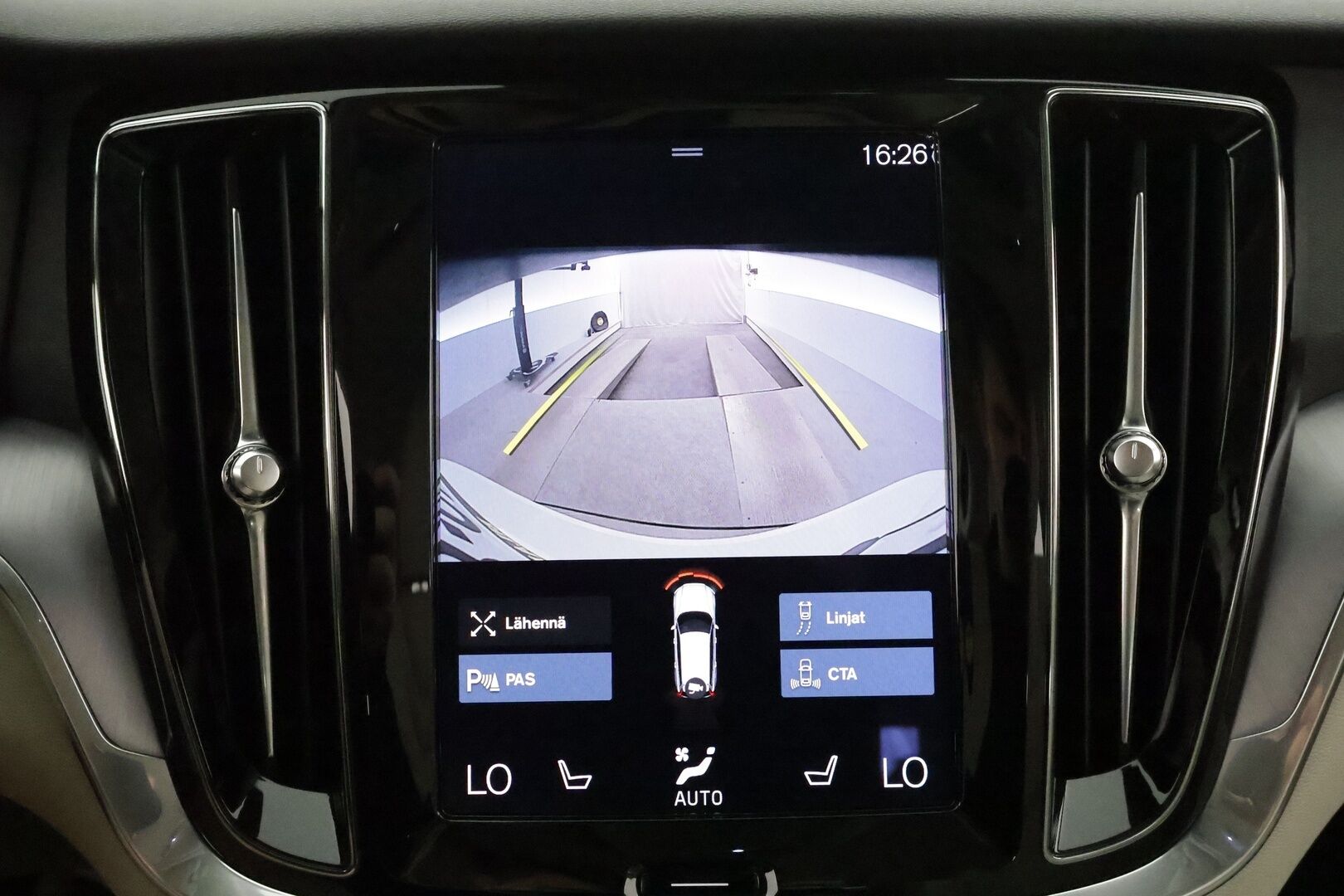 Volvo V60 2021 B4 MHEV Business aut **Webasto / Adapt.Vakkari / Full-LED / P.kamera / Sporttinahat Muistilla / Navi / Kaistavahti** - 3,99 % KORKOTARJOUS TÄHÄN AUTOON - 1-om Suomi-auto / Merkkihuollettu / Kahdet Renkaat