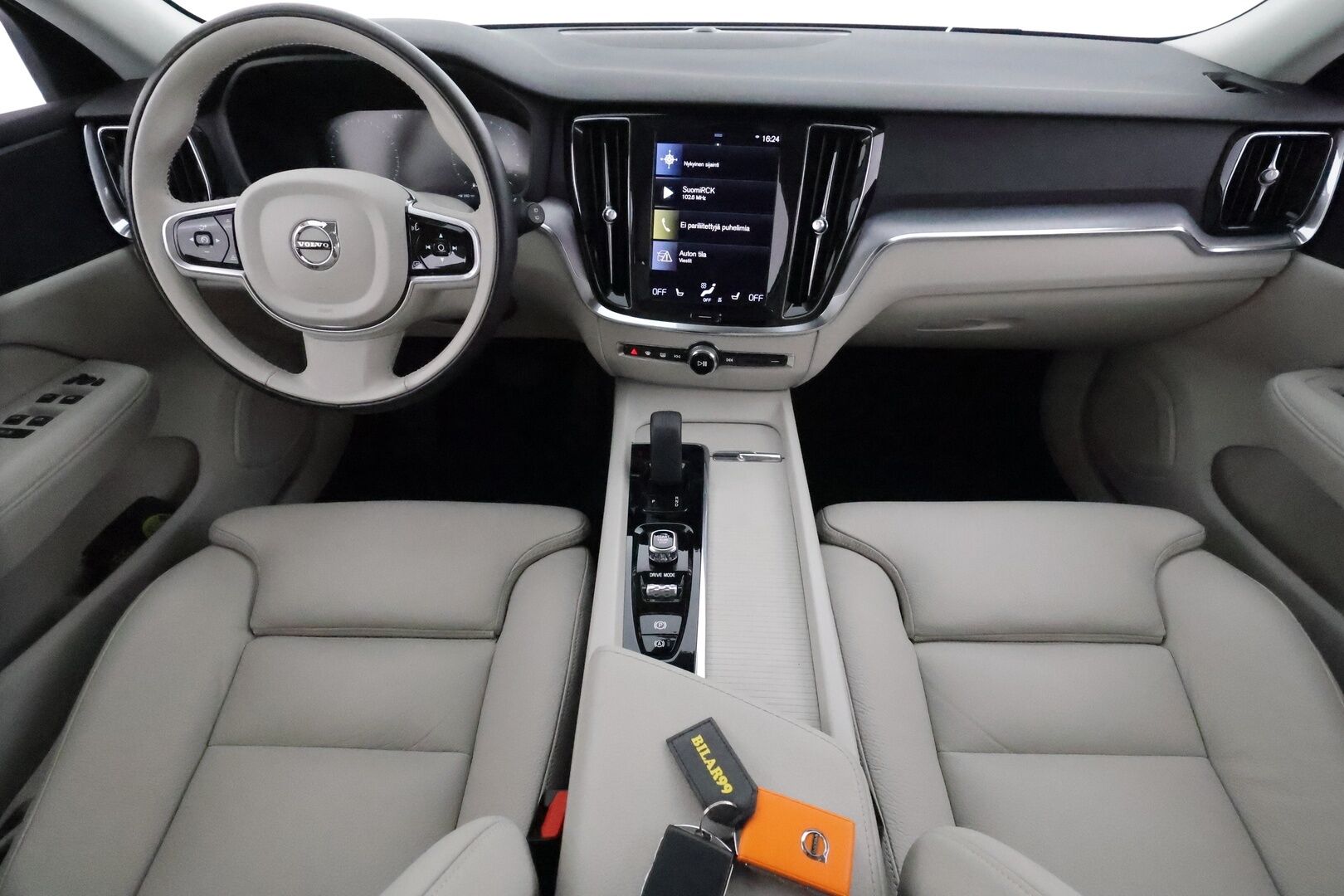 Volvo V60 2021 B4 MHEV Business aut **Webasto / Adapt.Vakkari / Full-LED / P.kamera / Sporttinahat Muistilla / Navi / Kaistavahti** - 3,99 % KORKOTARJOUS TÄHÄN AUTOON - 1-om Suomi-auto / Merkkihuollettu / Kahdet Renkaat
