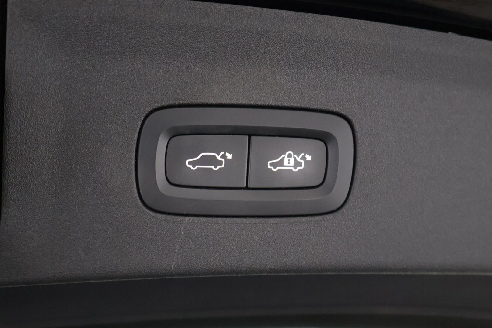Polestar 2 2021 Launch Edition, 300kW, 78kWh - Pilot&Plus | ACC | Koukku | Pixel-LED | 2x Polestar alut | 360° | Harman/Kardon | Muistipenkki | Lasikatto | Sporttipenkit | Keyless | Merkkihuollot