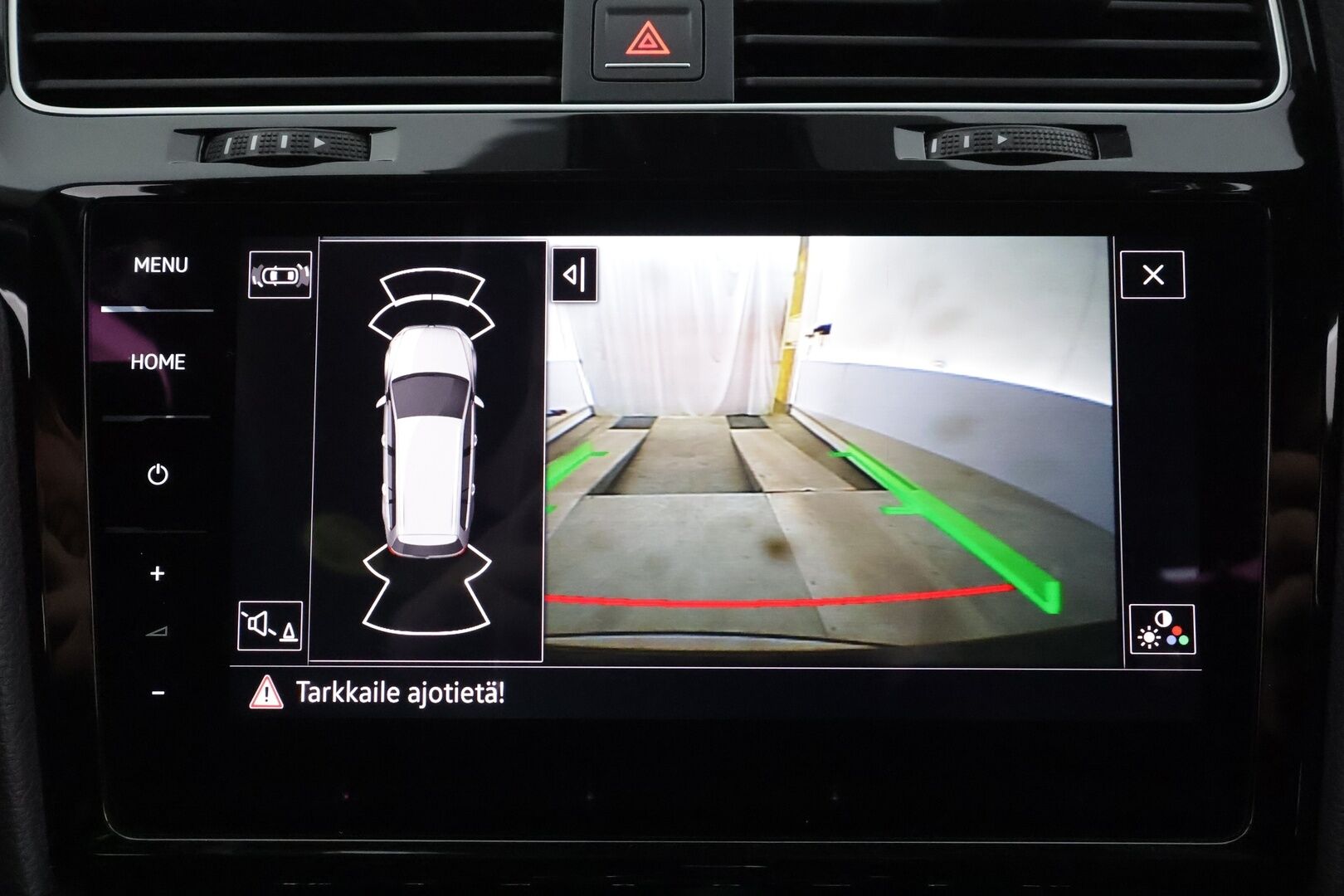 Volkswagen Golf 2017 Variant R 2,0 TSI 228 kW 4MOTION DSG * ACC / Adapt.LED / P.Kamera / Sisätilanlämmitin / Dynaudio / Katveavustin * - Kaistavahti / Navi / Digimittaristo / Kahdet renkaat aluvanteilla - HULLUT AVAJAISHULINAT KORKOTARJOUS 3,29 %