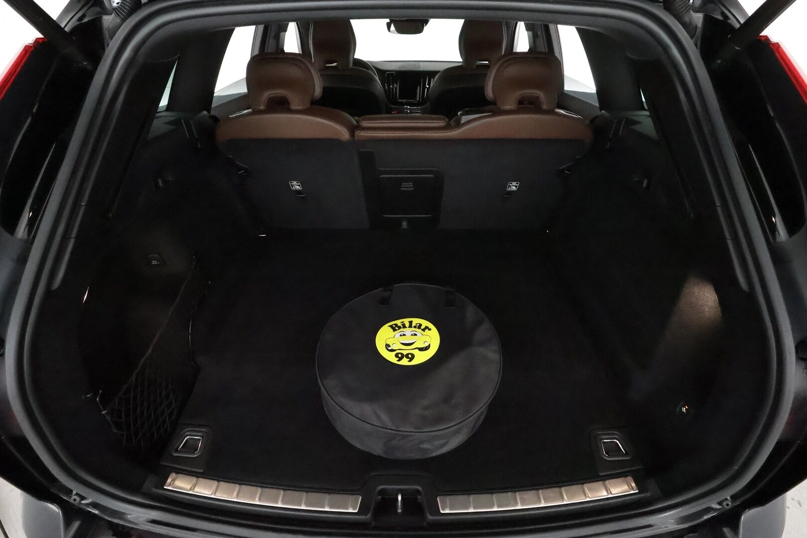 Volvo XC60 2021 T6 TwE AWD Business Inscription aut. *ACC / Panorama / H&K / Muistipenkki / Full LED / Webasto / Ruskeat nahat / Navi / Koukku* - Akku kuntotarkastettu SOH 89,6% / BLIS / P.kamera /  1.Om Suomi-auto / Kahdet renkaat aluvanteilla