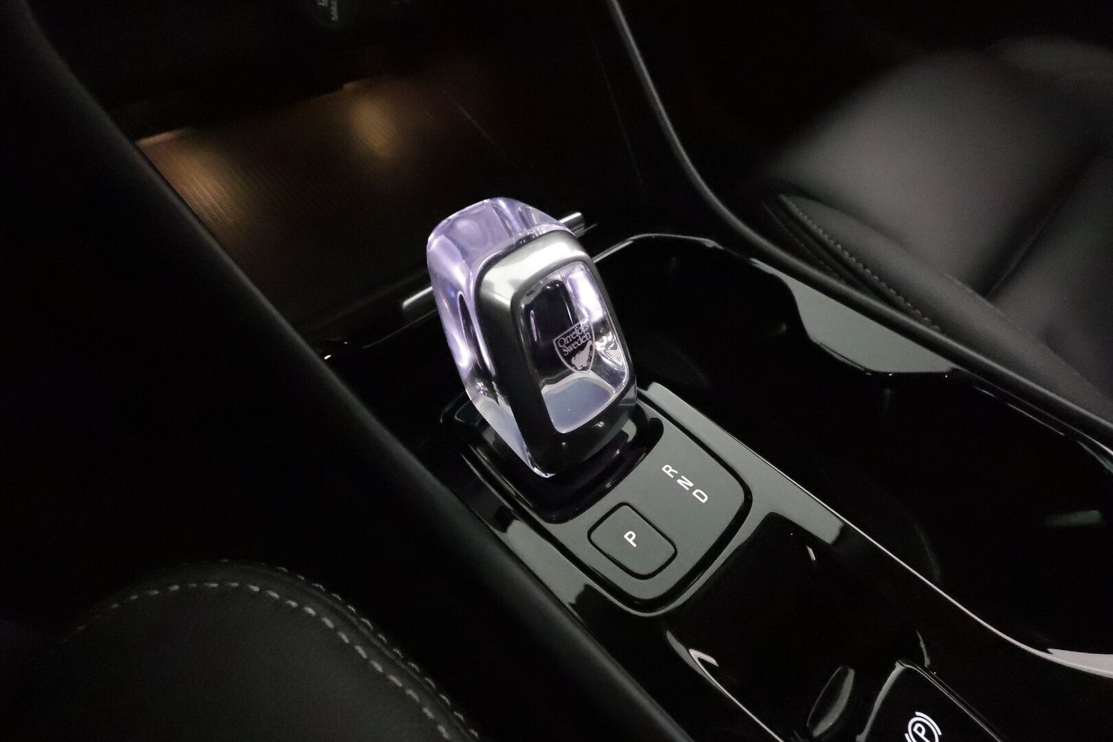 Volvo XC40 2021 T5 TwE Business Inscription aut **Webasto / ACC / LED-valot / P.kamera / Sporttinahat / Navi / Kaistavahti / Keyless** - 3,99 % KORKOTARJOUS TÄHÄN AUTOON 7.9. ASTI! - 1-om Suomi-auto / 2x Latauskaapelit / Kahdet Renkaat / Merkkihuollettu!