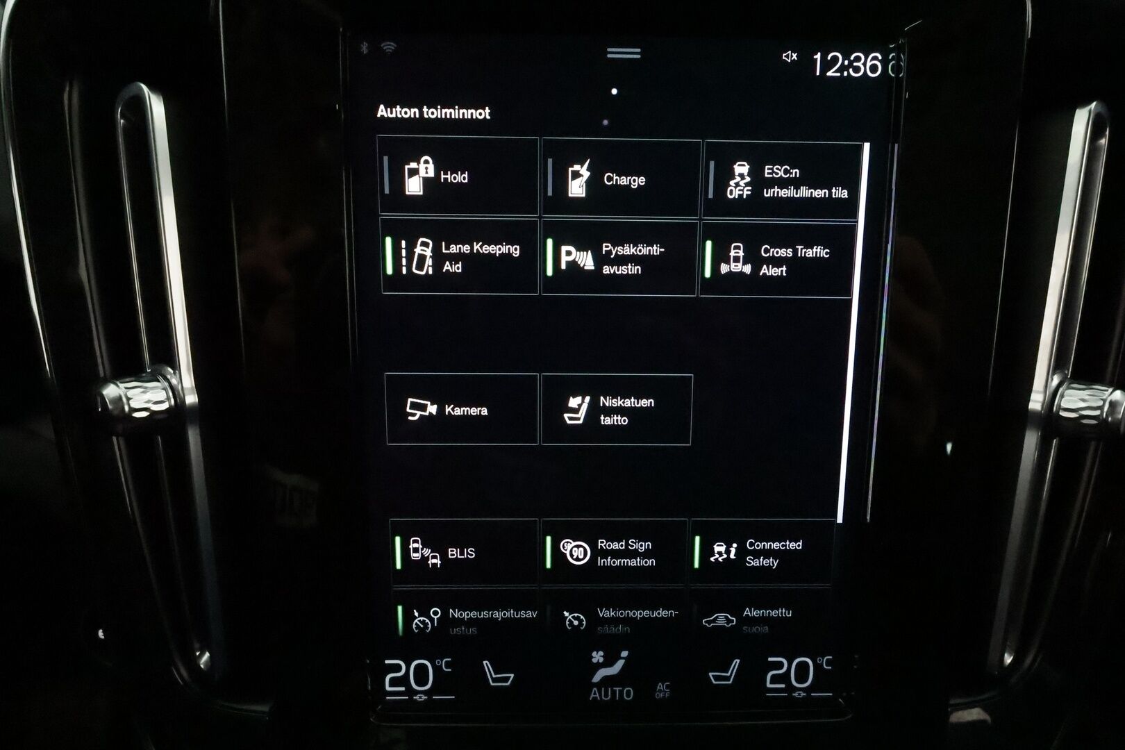 Volvo XC40 2021 T5 TwE Business Inscription aut **Webasto / ACC / LED-valot / P.kamera / Sporttinahat / Navi / Kaistavahti / Keyless** - 1-om Suomi-auto / 2x Latauskaapelit / Kahdet Renkaat / Merkkihuollettu!