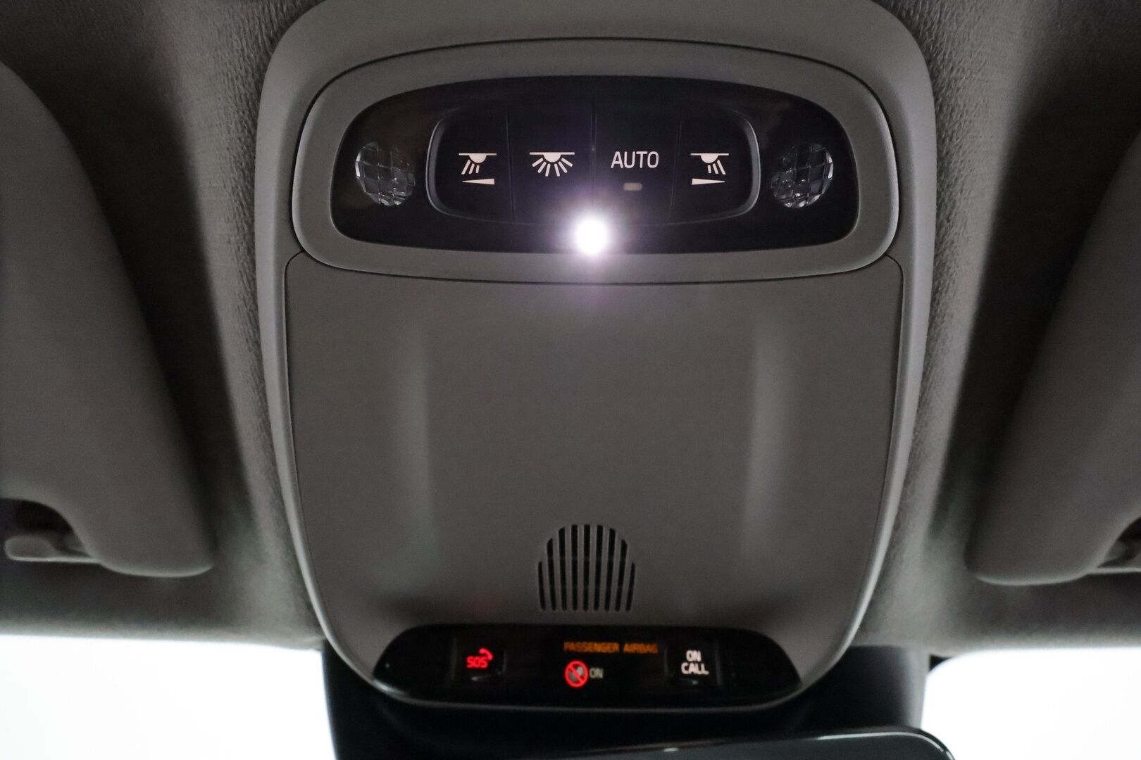 Volvo XC40 2021 T5 TwE Business Inscription aut **Webasto / ACC / LED-valot / P.kamera / Sporttinahat / Navi / Kaistavahti / Keyless** - 3,99 % KORKOTARJOUS TÄHÄN AUTOON 7.9. ASTI! - 1-om Suomi-auto / 2x Latauskaapelit / Kahdet Renkaat / Merkkihuollettu!