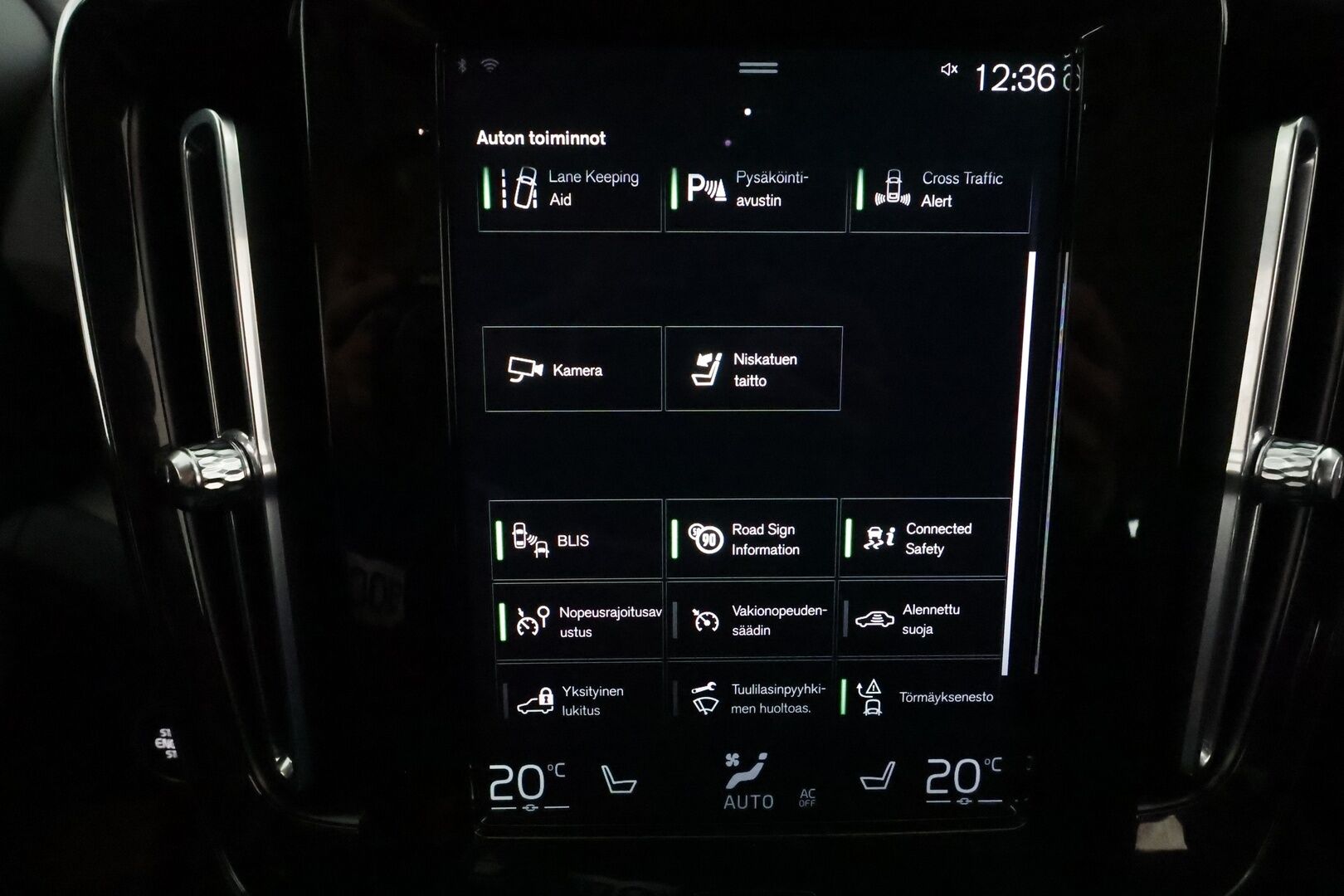 Volvo XC40 2021 T5 TwE Business Inscription aut **Webasto / ACC / LED-valot / P.kamera / Sporttinahat / Navi / Kaistavahti / Keyless** - 3,99 % KORKOTARJOUS TÄHÄN AUTOON 7.9. ASTI! - 1-om Suomi-auto / 2x Latauskaapelit / Kahdet Renkaat / Merkkihuollettu!