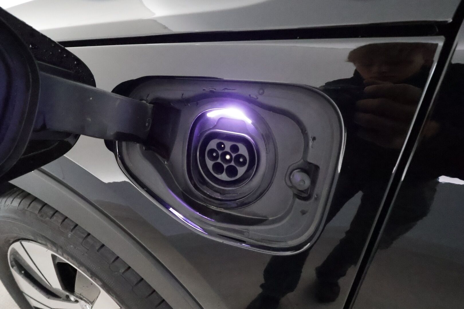 Volvo XC40 2021 T5 TwE Business Inscription aut **Webasto / ACC / LED-valot / P.kamera / Sporttinahat / Navi / Kaistavahti / Keyless** - 3,99 % KORKOTARJOUS TÄHÄN AUTOON 7.9. ASTI! - 1-om Suomi-auto / 2x Latauskaapelit / Kahdet Renkaat / Merkkihuollettu!