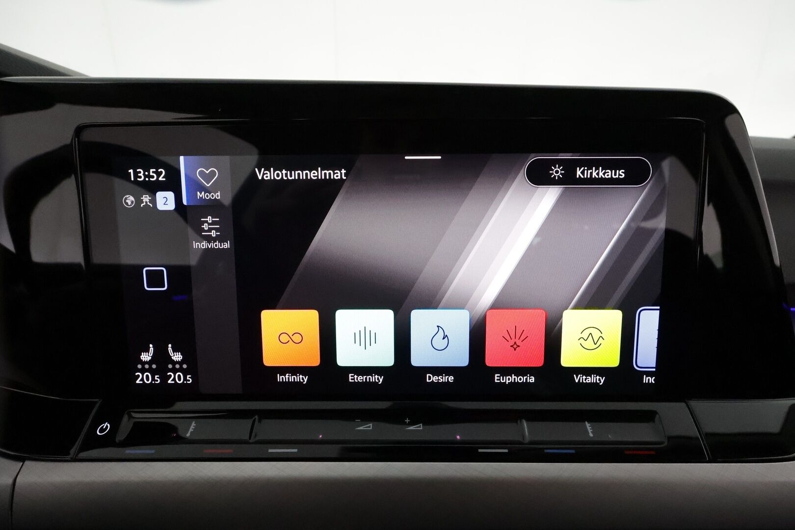 Volkswagen Golf 2021 Variant Comfort 1,0 eTSI (MHEV) 81 kW DSG **ACC / P.tutkat / Digimittaristo / Webasto / Navi / LED** - Suomi-auto / Kahdet renkaat aluvanteilla