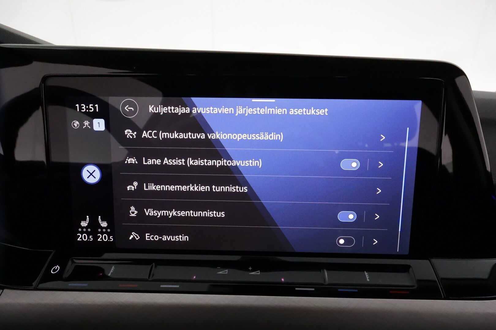 Volkswagen Golf 2021 Variant Comfort 1,0 eTSI (MHEV) 81 kW DSG **ACC / P.tutkat / Digimittaristo / Webasto / Navi / LED** - Suomi-auto / Kahdet renkaat aluvanteilla