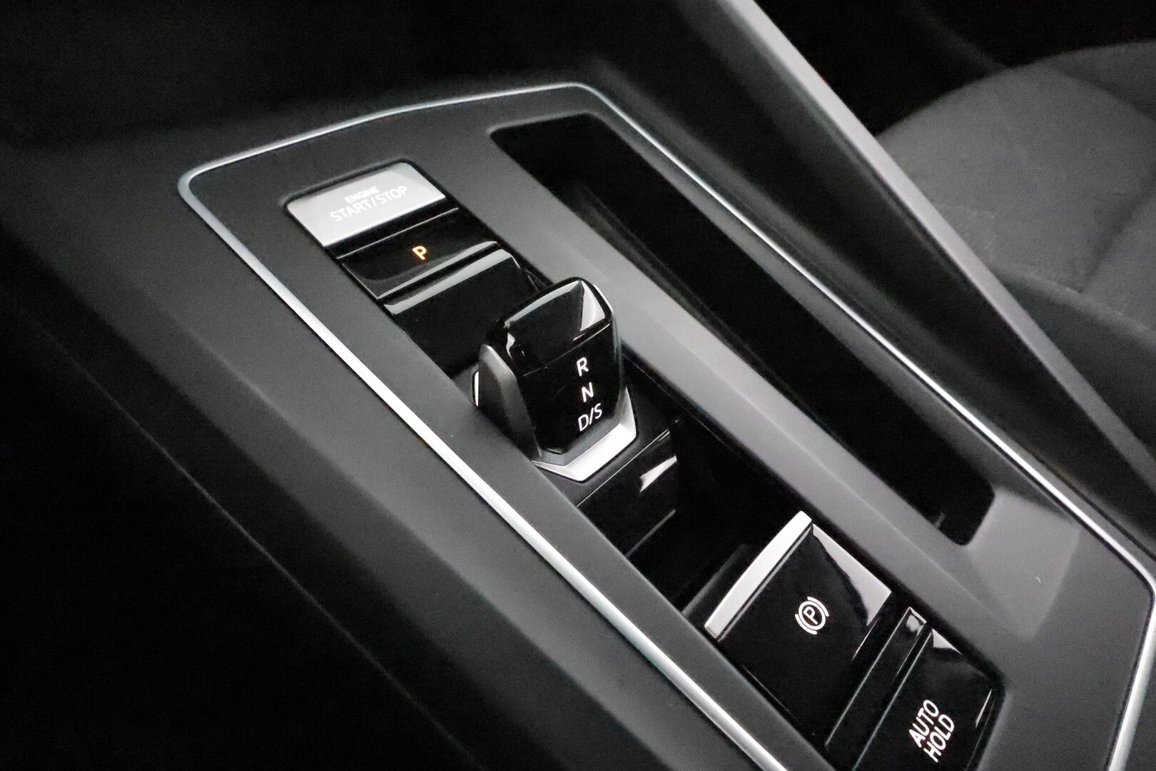 Volkswagen Golf 2021 Variant Comfort 1,0 eTSI (MHEV) 81 kW DSG **ACC / P.tutkat / Digimittaristo / Webasto / Navi / LED** - Suomi-auto / Kahdet renkaat aluvanteilla