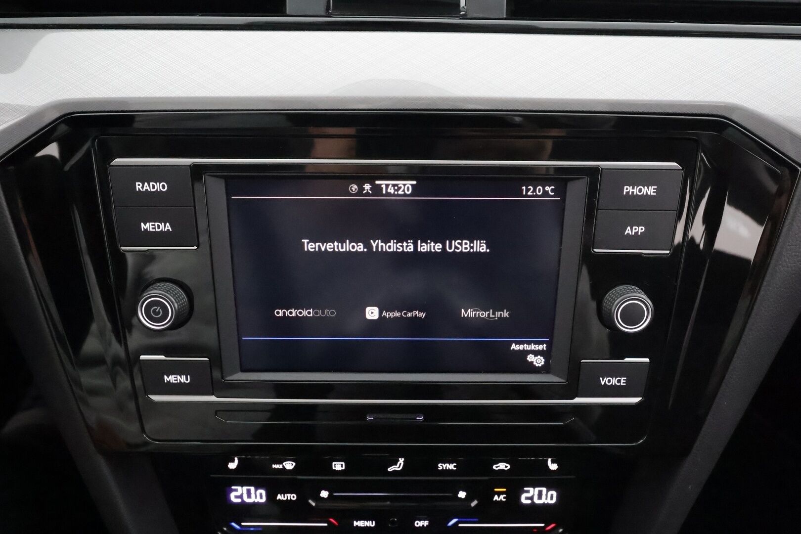 Volkswagen Passat 2021 Variant Comfort 2,0 TDI EVO SCR 110 kW DSG * ACC / Webasto / Koukku / LED / P.tutkat / Apple&Android * - Suomi-auto / Kahdet renkaat aluvanteilla