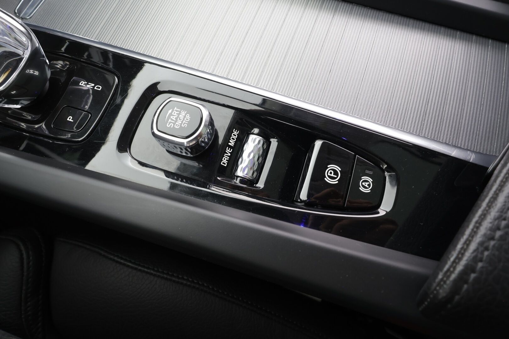 Volvo XC60 2021 T6 TwE AWD Business Inscription aut. - | ACC | H&K | Koukku | Webasto | Muistipenkki | Sporttinahat | Panorama | P.kamera | LED | 1-om suomiauto | Merkkihuollot | 