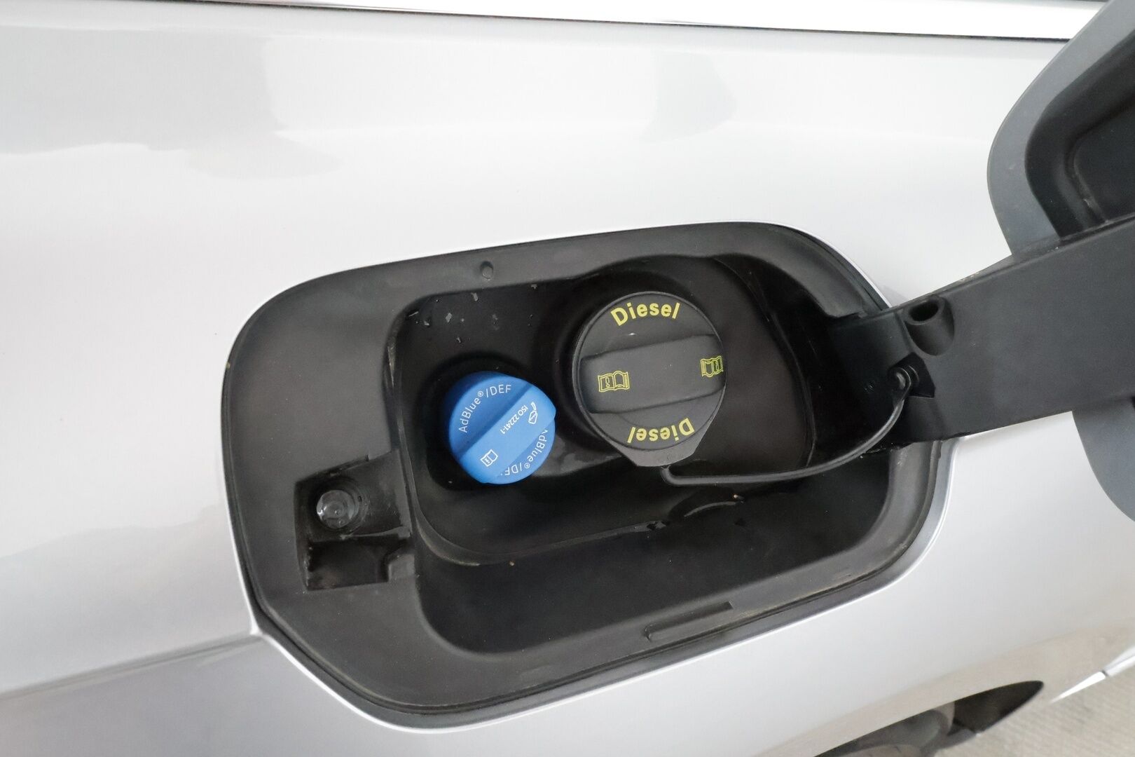 Volkswagen Arteon 2021 Shooting Brake R-Line 2,0 TDI SCR 110 kW DSG **Webasto / ACC / Adapt.LED / P.Tutkat / Nahka-Alcantara / Kaistavahti** - Suomi-auto / Kahdet Renkaat - Osta nyt, maksa vasta ensi vuonna