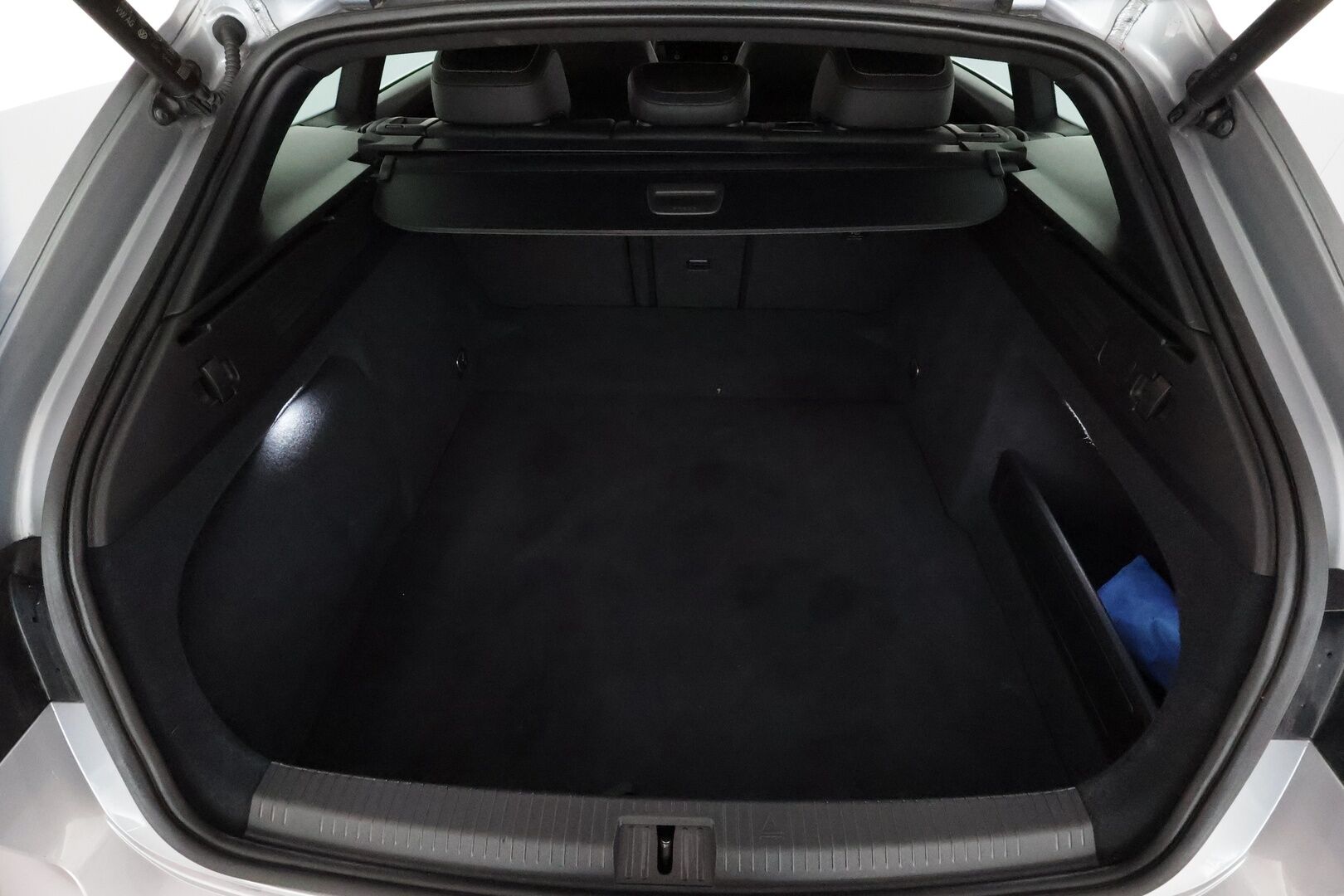 Volkswagen Arteon 2021 Shooting Brake R-Line 2,0 TDI SCR 110 kW DSG **Webasto / ACC / Adapt.LED / P.Tutkat / Nahka-Alcantara / Kaistavahti** - Suomi-auto / Kahdet Renkaat