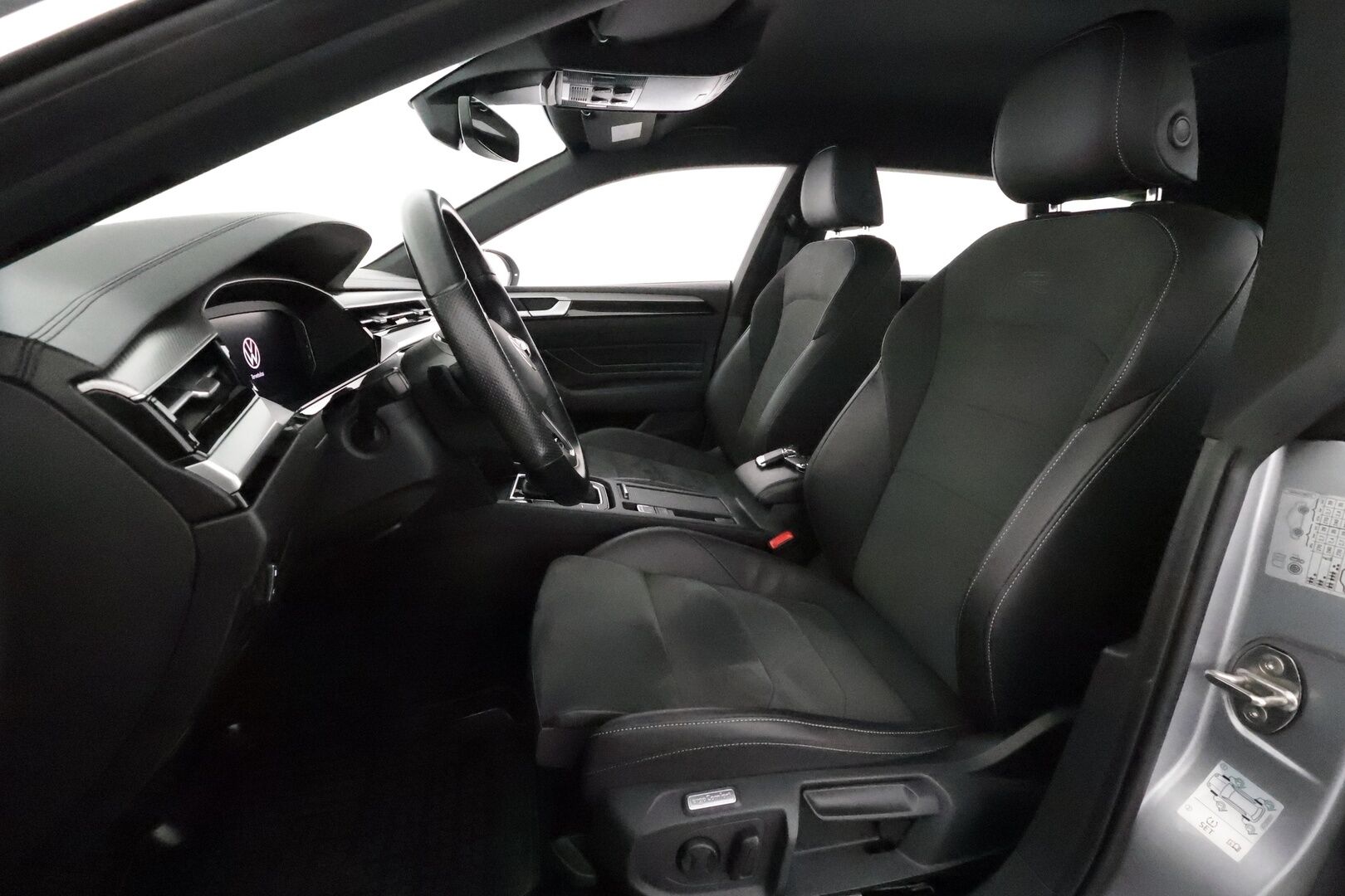 Volkswagen Arteon 2021 Shooting Brake R-Line 2,0 TDI SCR 110 kW DSG **Webasto / ACC / Adapt.LED / P.Tutkat / Nahka-Alcantara / Kaistavahti** - Suomi-auto / Kahdet Renkaat - Osta nyt, maksa vasta ensi vuonna