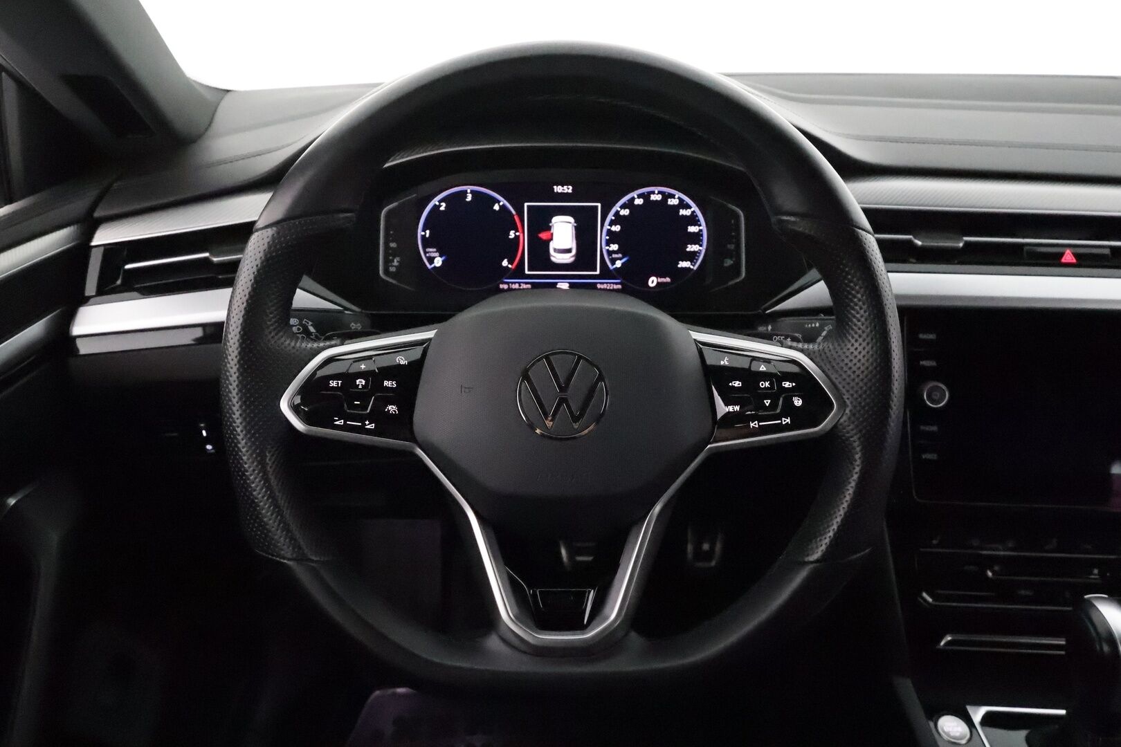 Volkswagen Arteon 2021 Shooting Brake R-Line 2,0 TDI SCR 110 kW DSG **Webasto / ACC / Adapt.LED / P.Tutkat / Nahka-Alcantara / Kaistavahti** - Suomi-auto / Kahdet Renkaat