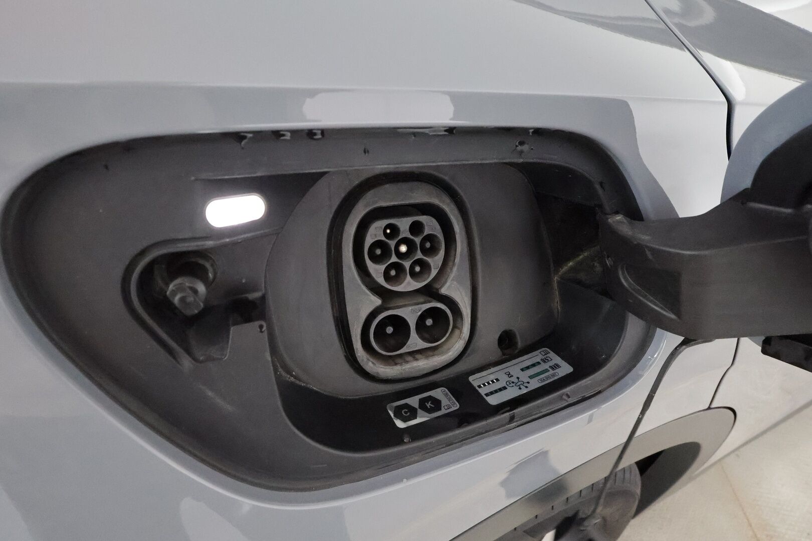 Volkswagen ID.4 2021 Pro Performance 150 kW, akku 77 kWh **Adapt.vakkari / P.tutkat / Apple&Android / TULOSSA