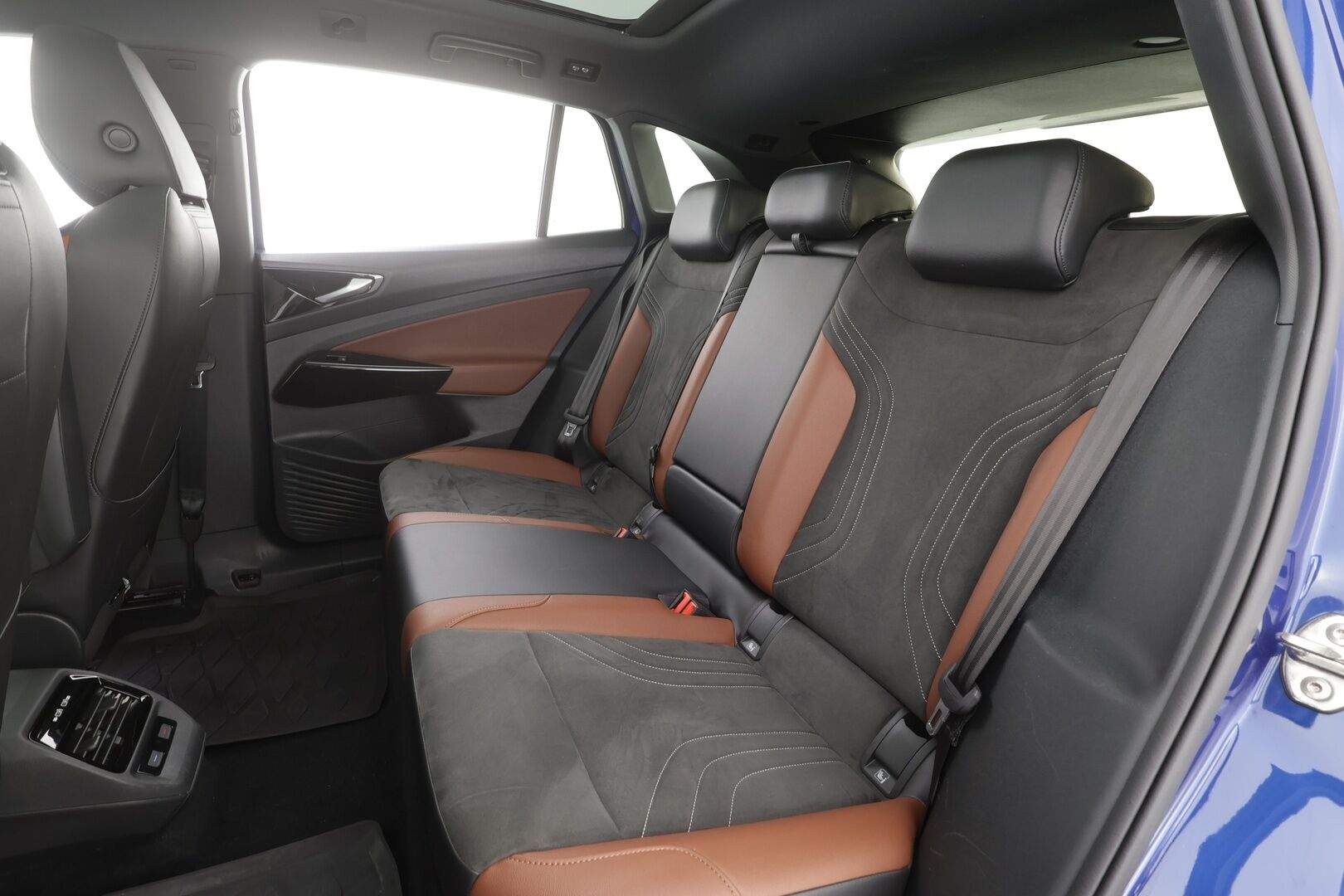 Volkswagen ID.4 2021 Pro Performance Tech 150 kW, akku 77 kWh - | ACC | ILP | HUD | IQ-Light | Lasikatto | 360-Kamera | Hierovat Muistipenkit | Puolinahat | Keyless | Apple&Android | 1.Om suomi-auto | Kahdet Renkaat |