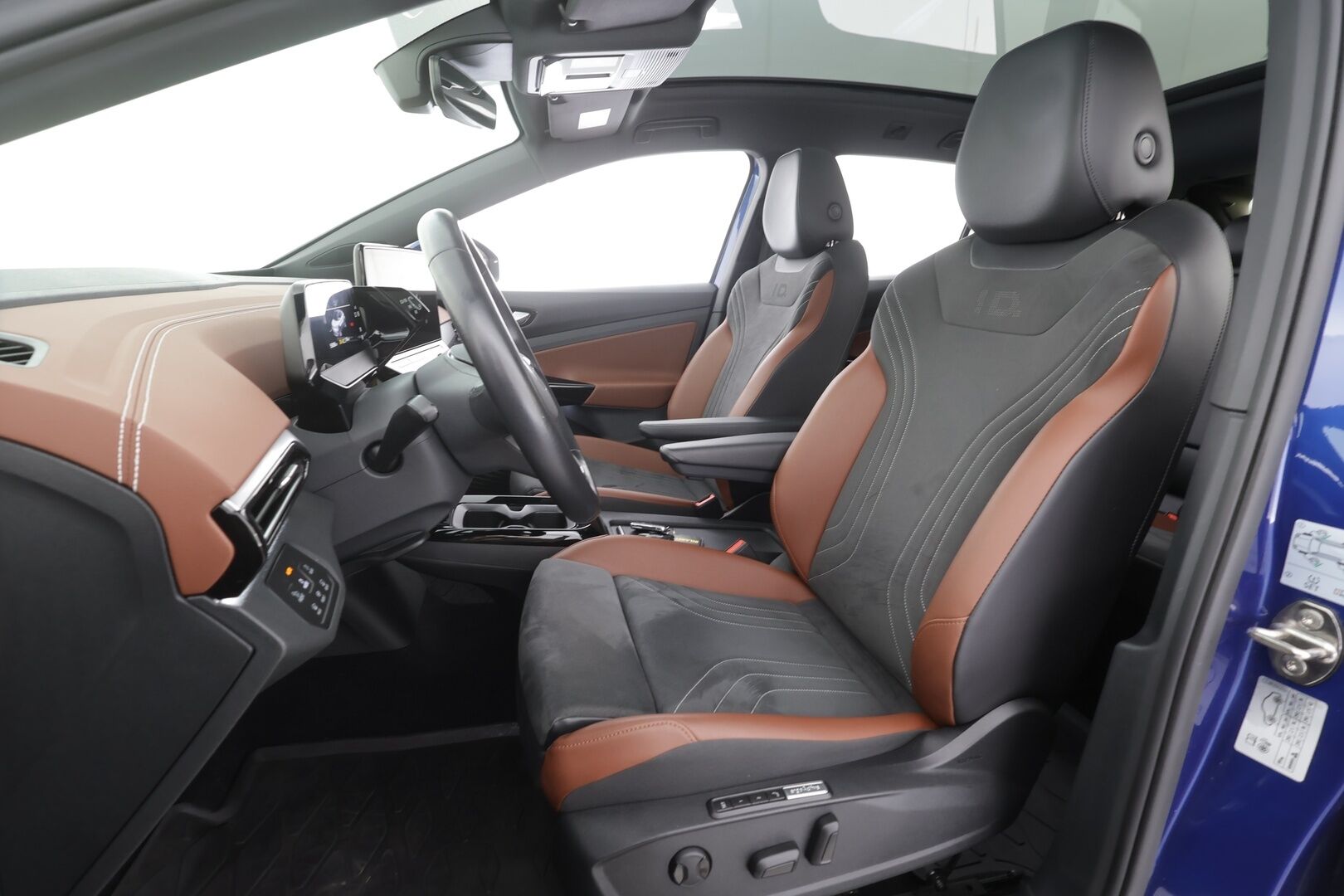 Volkswagen ID.4 2021 Pro Performance Tech 150 kW, akku 77 kWh - | ACC | ILP | HUD | IQ-Light | Lasikatto | 360-Kamera | Hierovat Muistipenkit | Puolinahat | Keyless | Apple&Android | 1.Om suomi-auto | Kahdet Renkaat |