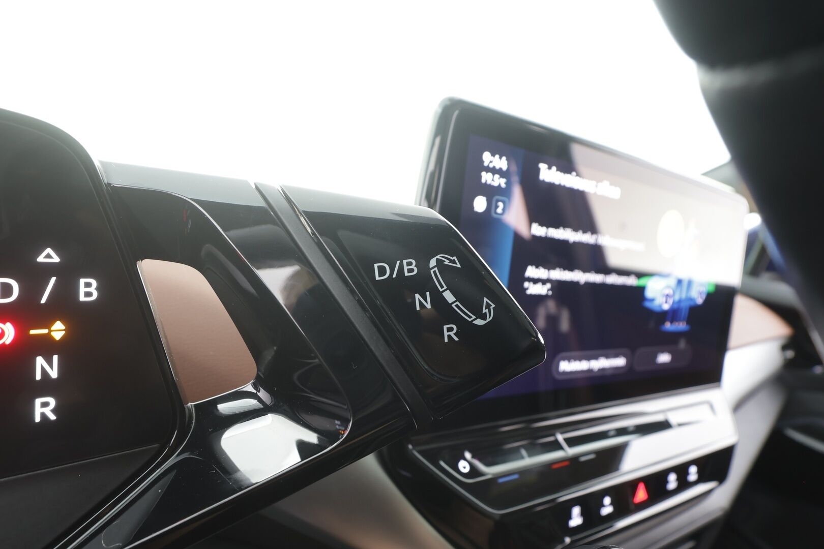 Volkswagen ID.4 2021 Pro Performance Tech 150 kW, akku 77 kWh - | ACC | ILP | HUD | IQ-Light | Lasikatto | 360-Kamera | Hierovat Muistipenkit | Puolinahat | Keyless | Apple&Android | 1.Om suomi-auto | Kahdet Renkaat |