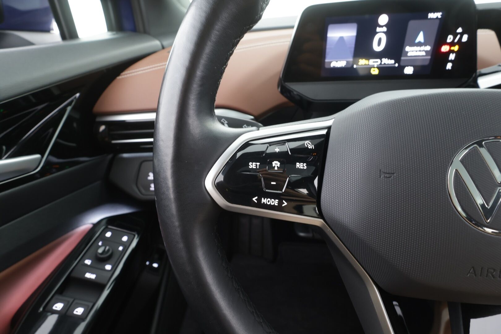 Volkswagen ID.4 2021 Pro Performance Tech 150 kW, akku 77 kWh - | ACC | ILP | HUD | IQ-Light | Lasikatto | 360-Kamera | Hierovat Muistipenkit | Puolinahat | Keyless | Apple&Android | 1.Om suomi-auto | Kahdet Renkaat |