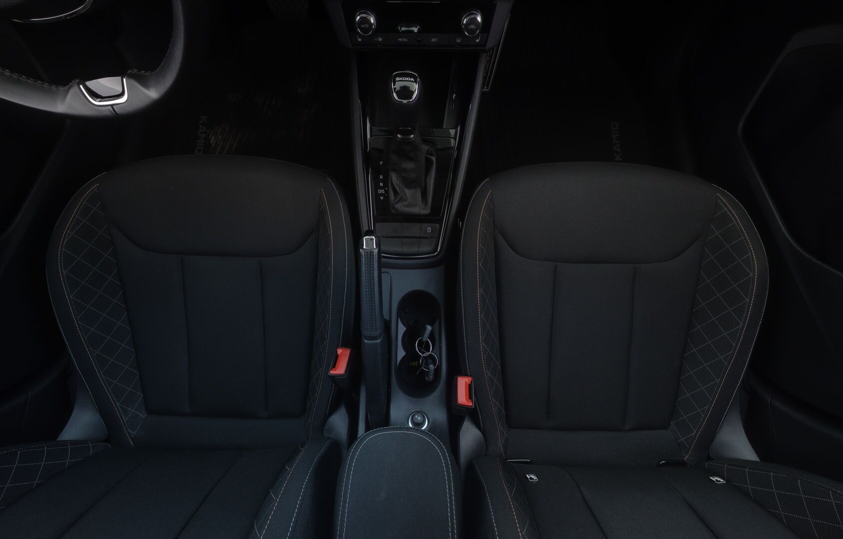 Skoda Kamiq 2021 1,0 TSI 110 Ambition DSG - | Suomi-auto | Lohko+Sisäp. | Tutkat | Lämm. Tuulilasi | Vakkari | Ratinlämmitin | LED | SmartLink | Kaistanpitoavustin | 2X Renkaat & Aluvanteet |