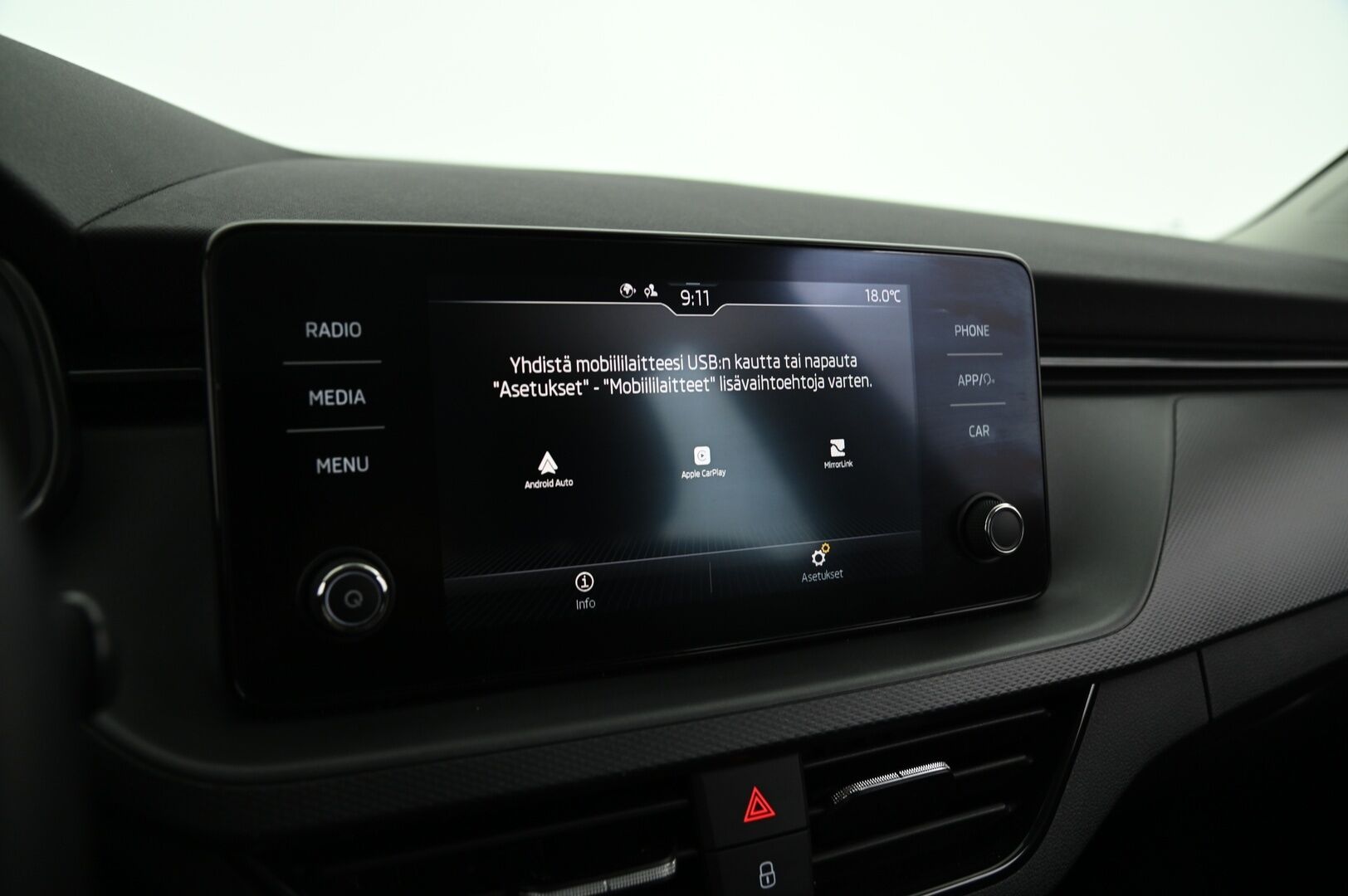 Skoda Kamiq 2021 1,0 TSI 110 Ambition DSG - | Suomi-auto | Lohko+Sisäp. | Tutkat | Lämm. Tuulilasi | Vakkari | Ratinlämmitin | LED | SmartLink | Kaistanpitoavustin | 2X Renkaat & Aluvanteet |
