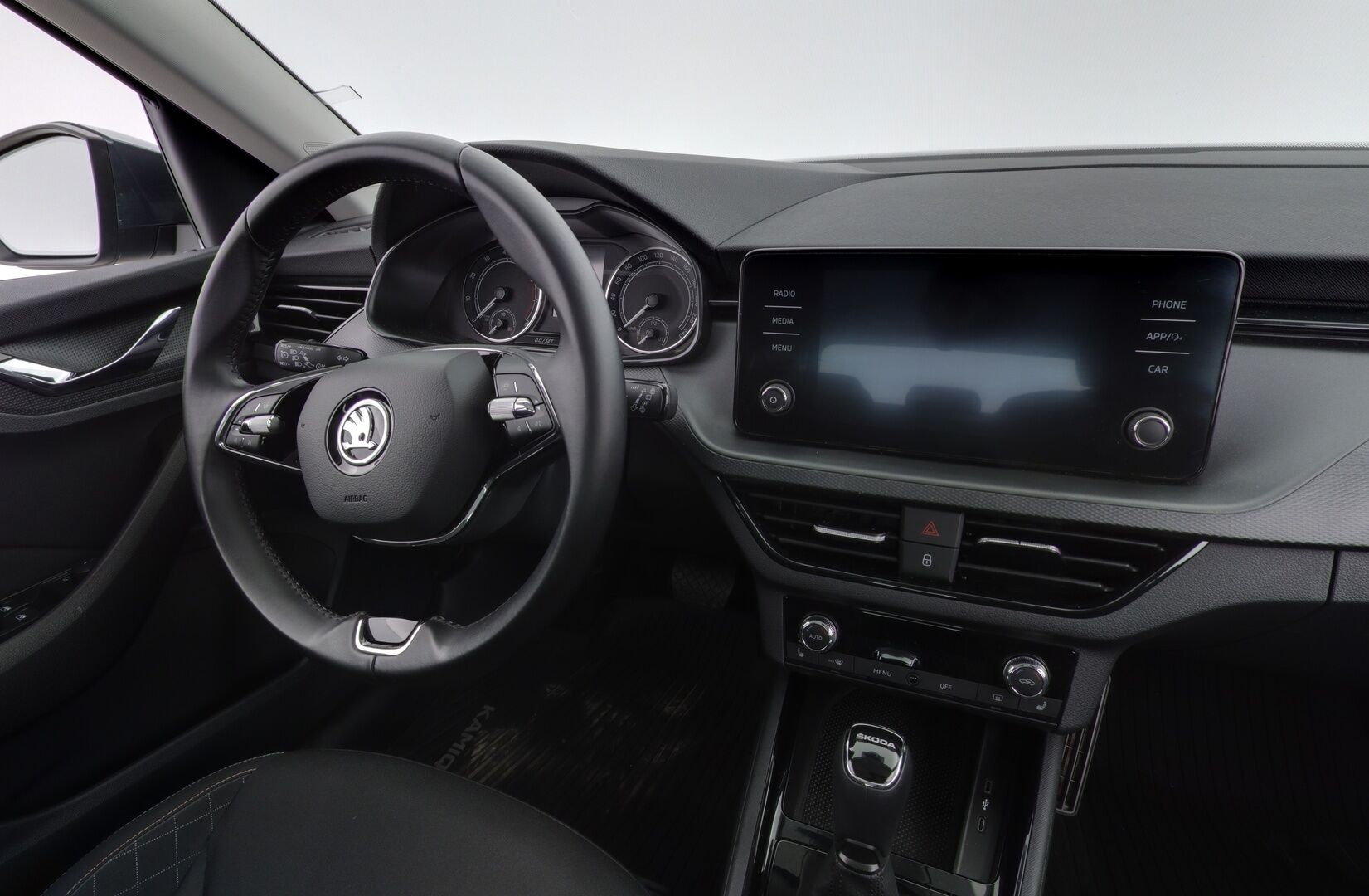 Skoda Kamiq 2021 1,0 TSI 110 Ambition DSG - | Suomi-auto | Lohko+Sisäp. | Tutkat | Lämm. Tuulilasi | Vakkari | Ratinlämmitin | LED | SmartLink | Kaistanpitoavustin | 2X Renkaat & Aluvanteet |
