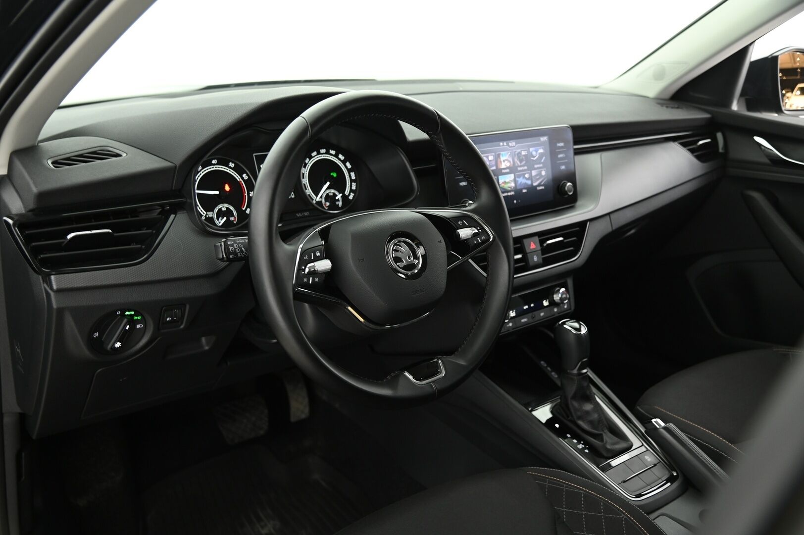 Skoda Kamiq 2021 1,0 TSI 110 Ambition DSG - | Suomi-auto | Lohko+Sisäp. | Tutkat | Lämm. Tuulilasi | Vakkari | Ratinlämmitin | LED | SmartLink | Kaistanpitoavustin | 2X Renkaat & Aluvanteet |