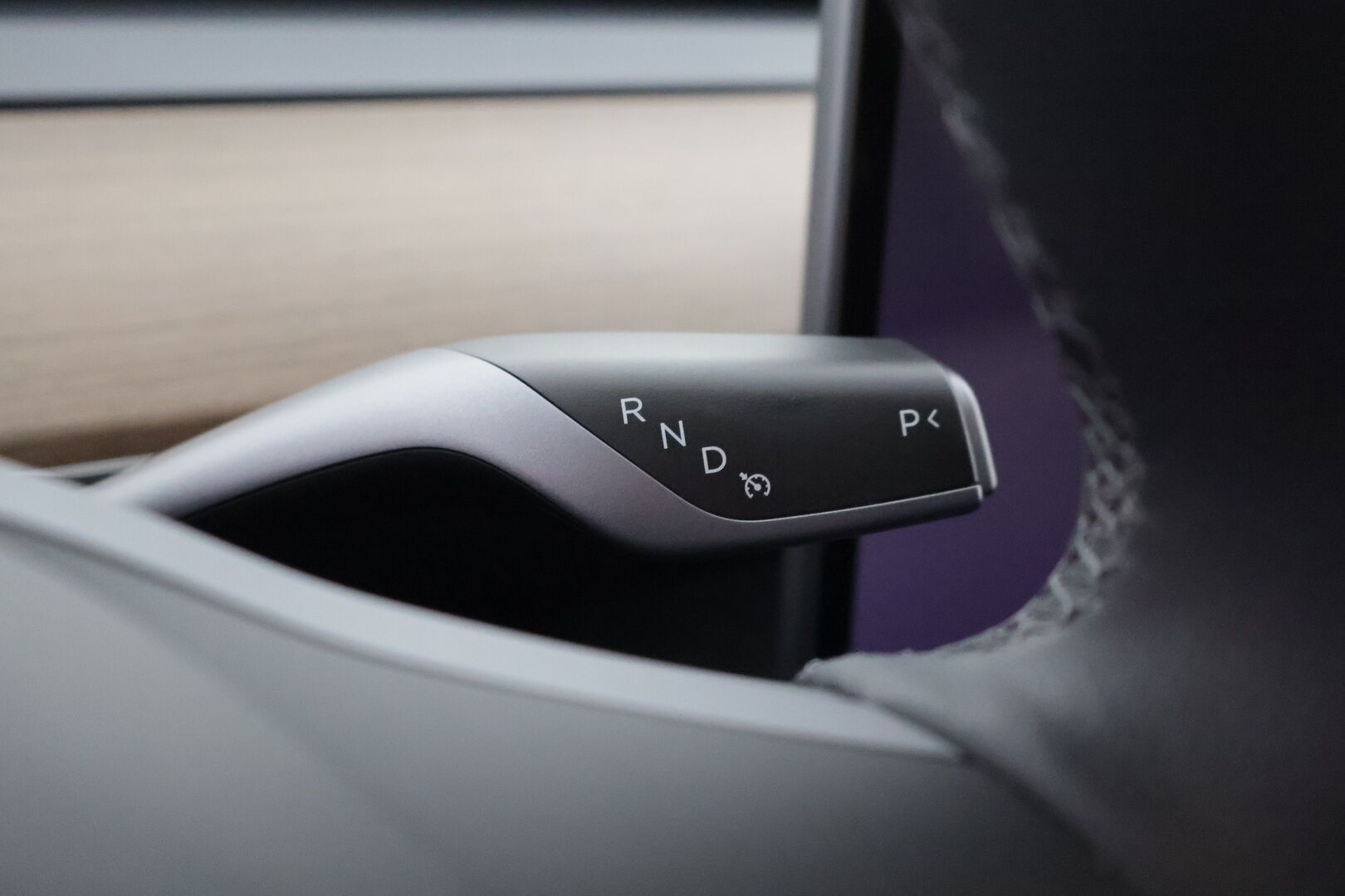 Tesla Model Y 2024 Long Range - Suomi-auto / Koukku / Lämpöpumppu / Autopilot / Premium Audio / P-kamera / Matrix LED / Musta nahkasisusta / 2x renkaat / Juuri tullut!