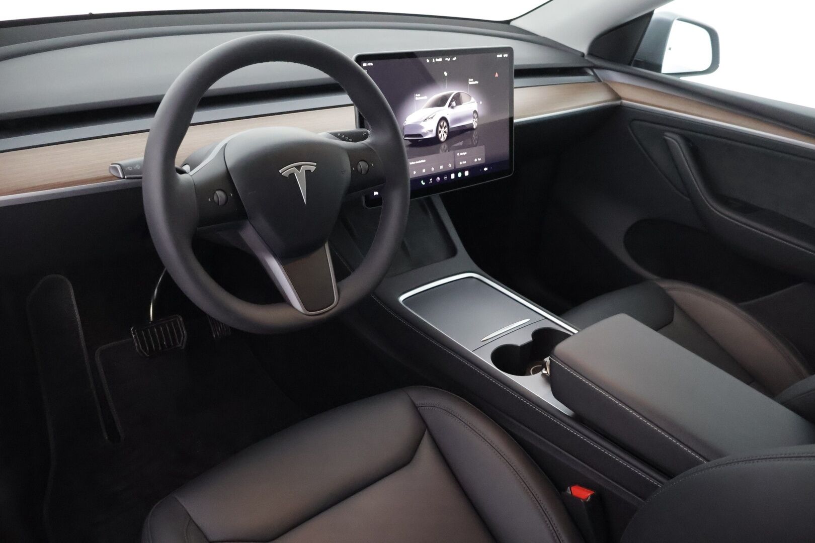 Tesla Model Y 2024 Long Range - Suomi-auto / Koukku / Lämpöpumppu / Autopilot / Premium Audio / P-kamera / Matrix LED / Musta nahkasisusta / 2x renkaat / Juuri tullut!