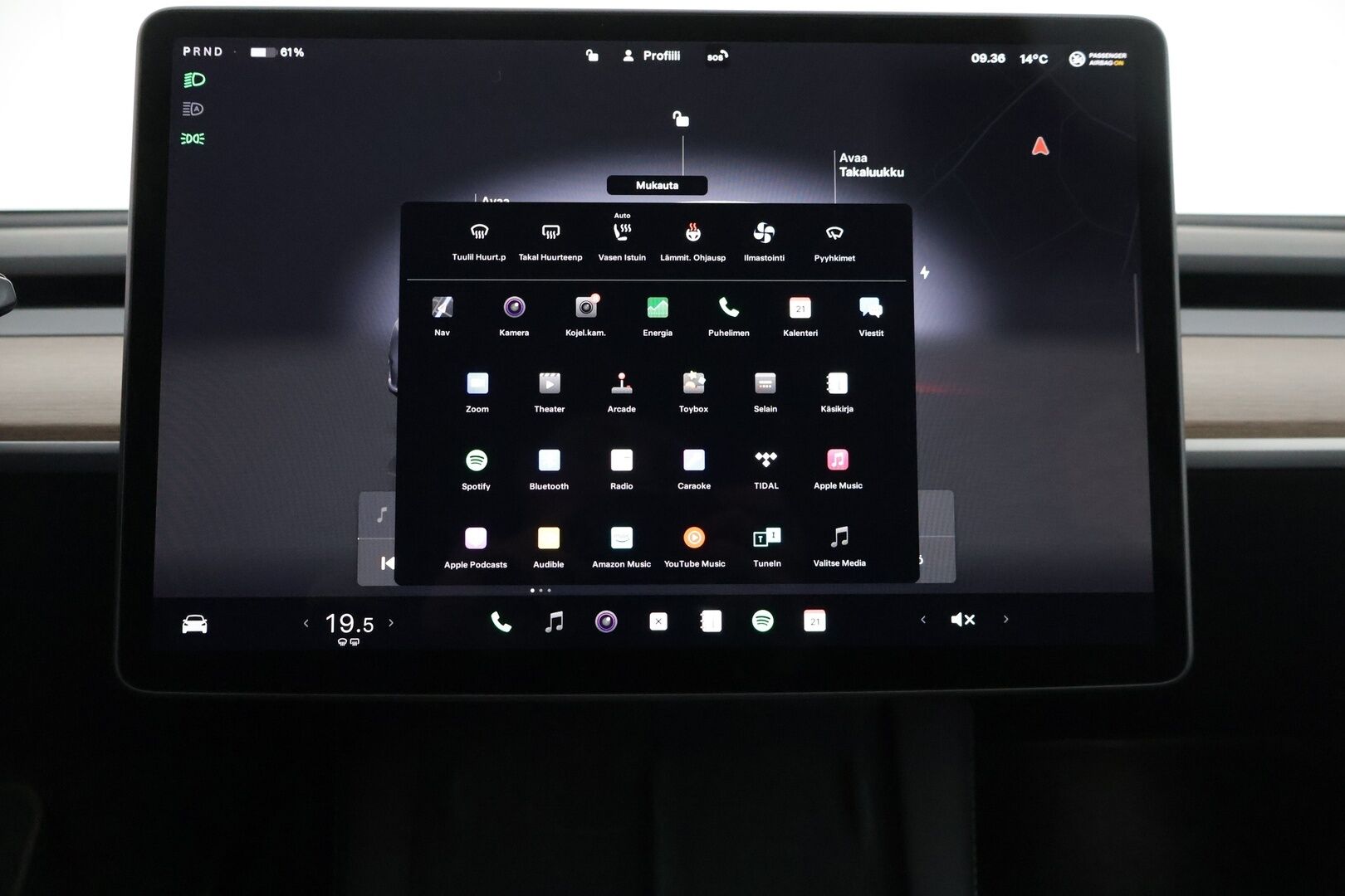 Tesla Model Y 2024 Long Range - Suomi-auto / Koukku / Lämpöpumppu / Autopilot / Premium Audio / P-kamera / Matrix LED / Musta nahkasisusta / 2x renkaat / Juuri tullut!