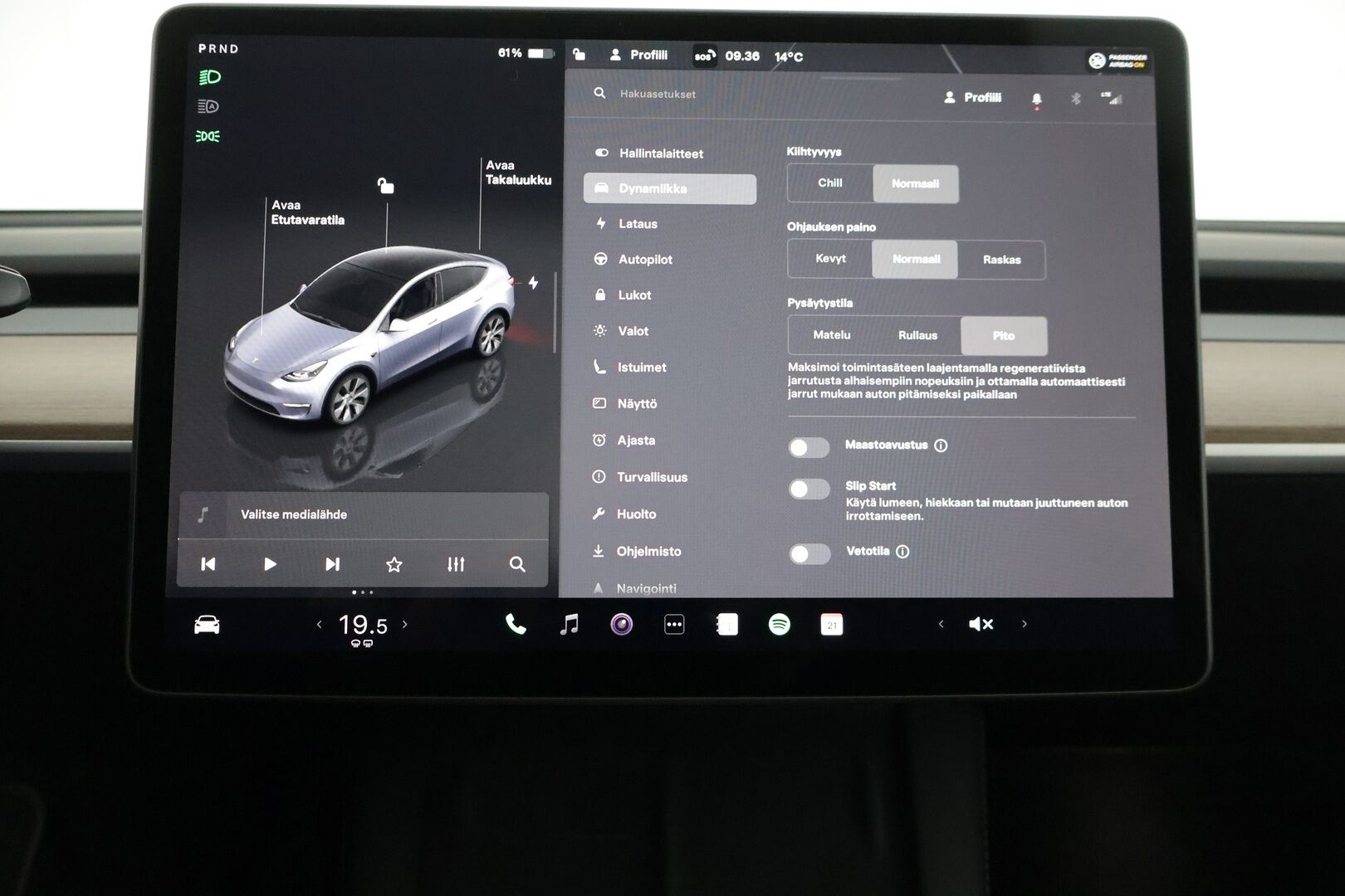 Tesla Model Y 2024 Long Range - Suomi-auto / Koukku / Lämpöpumppu / Autopilot / Premium Audio / P-kamera / Matrix LED / Musta nahkasisusta / 2x renkaat / Juuri tullut!