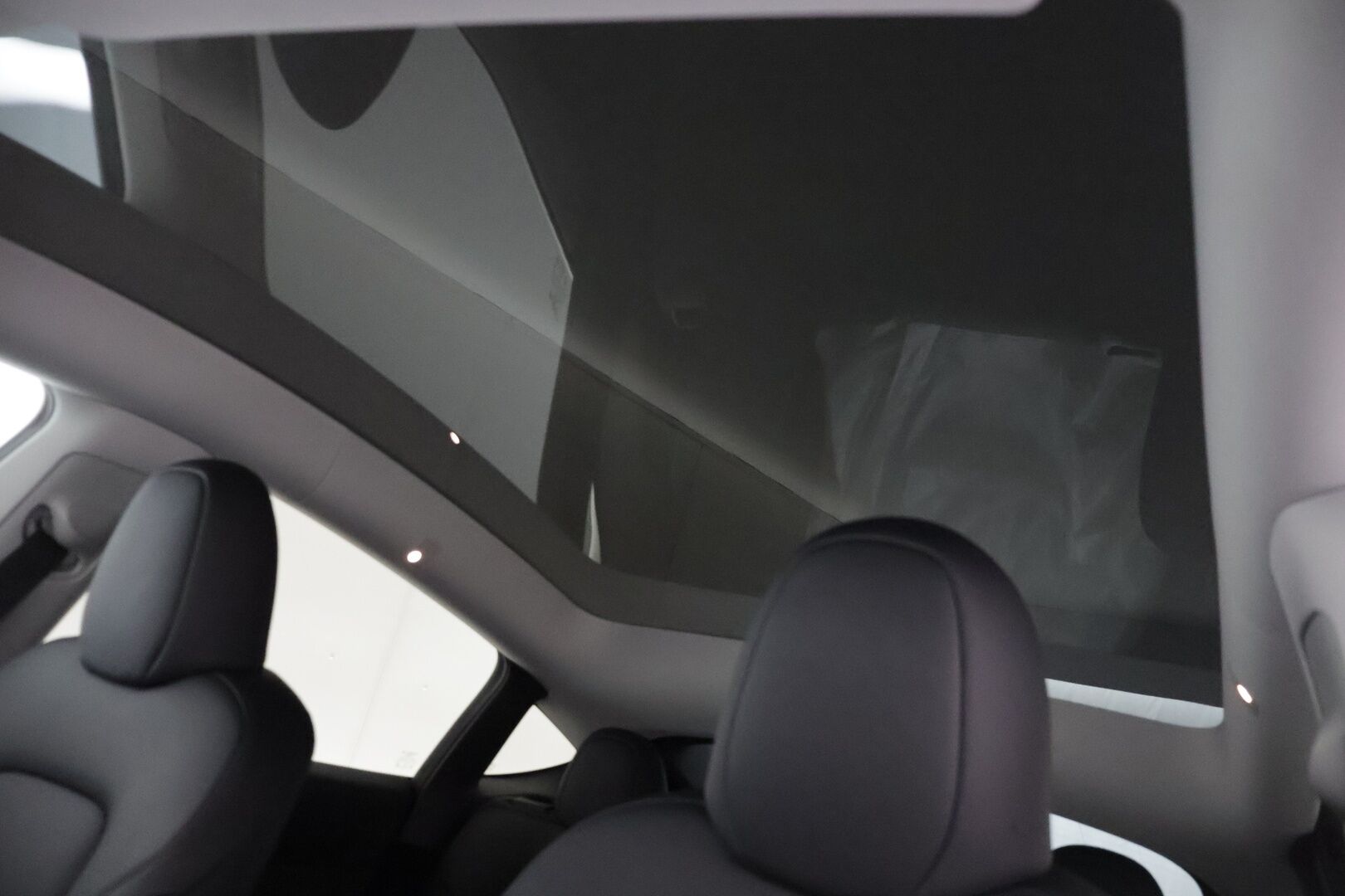 Tesla Model Y 2024 Long Range - Suomi-auto / Koukku / Lämpöpumppu / Autopilot / Premium Audio / P-kamera / Matrix LED / Musta nahkasisusta / 2x renkaat / Juuri tullut!