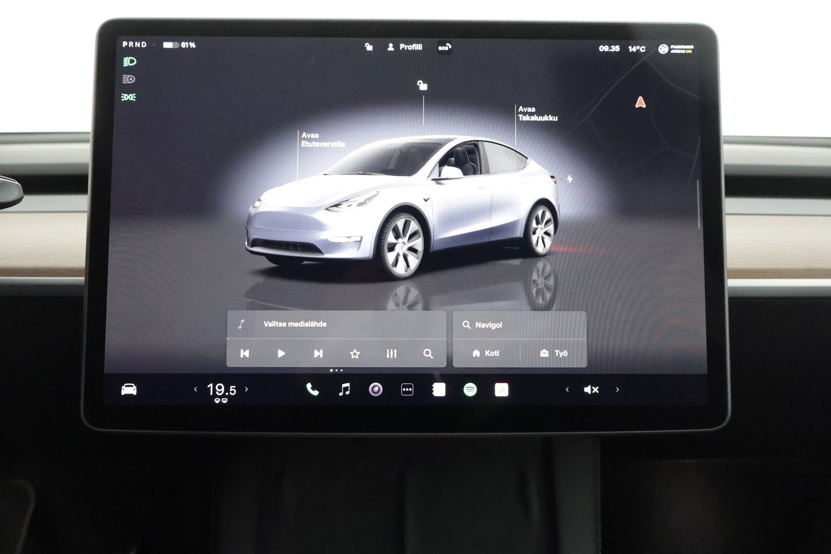 Tesla Model Y 2024 Long Range - Suomi-auto / Koukku / Lämpöpumppu / Autopilot / Premium Audio / P-kamera / Matrix LED / Musta nahkasisusta / 2x renkaat / Juuri tullut!