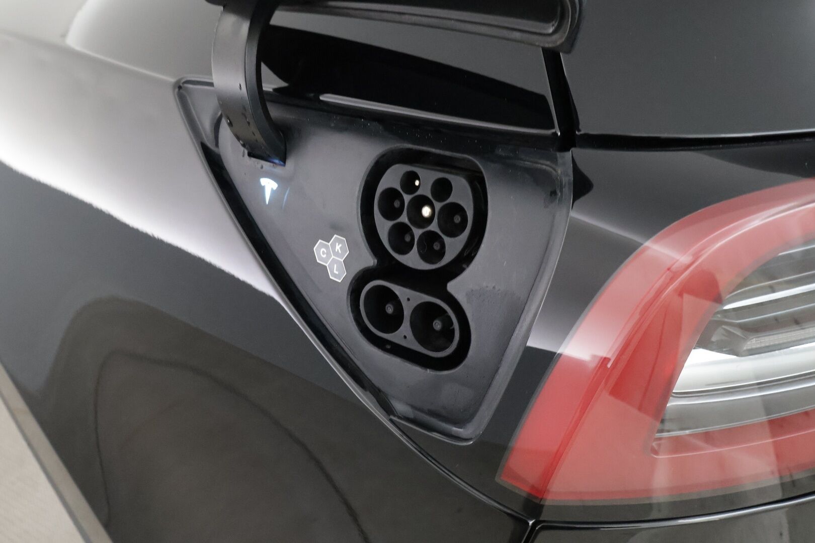 Tesla Model Y 2024 Long Range - | Koukku | ILP | ACC | Lasikatto | Matrix-LED | P.Kamera | Muistipenkki | Premium Audio | Navi | Kaistavahti | Keyless | 2x Latauskaapelit | Kahdet renkaat | 1-om Suomi-auto |