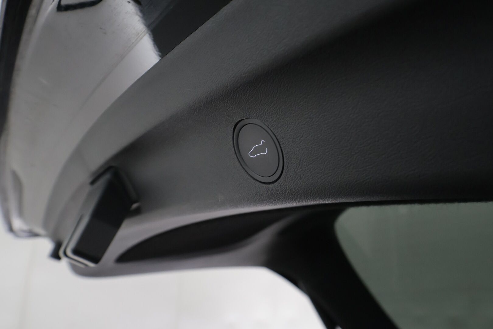 Tesla Model Y 2024 Long Range - | Koukku | ILP | ACC | Lasikatto | Matrix-LED | P.Kamera | Muistipenkki | Premium Audio | Navi | Kaistavahti | Keyless | 2x Latauskaapelit | Kahdet renkaat | 1-om Suomi-auto |