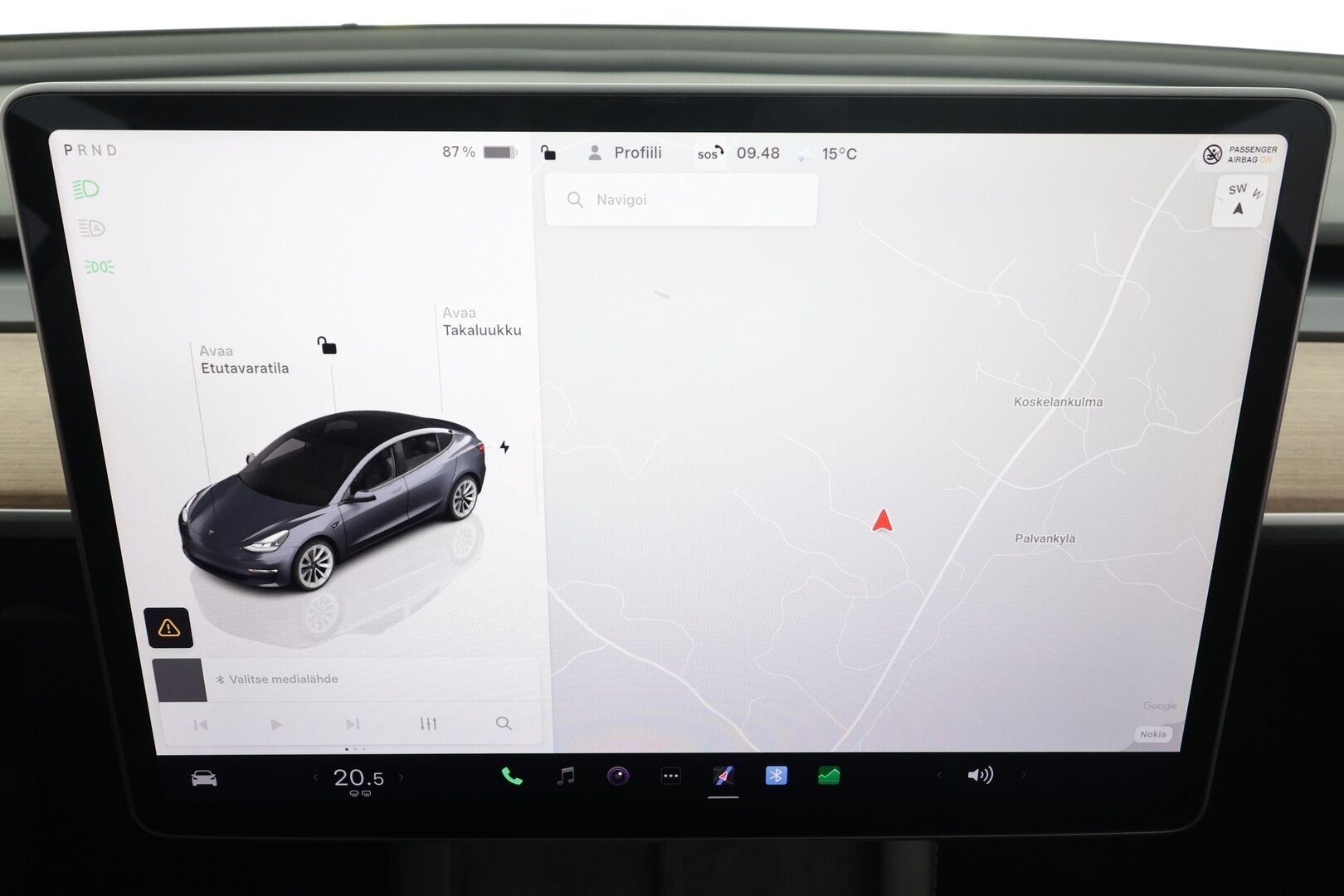 Tesla Model 3 2023 Long Range * ILP / ACC / Lasikatto / Matrix-LED / P.Kamera / Muistipenkki / Premium Audio / Navi / Keyless * - 2x Latauskaapelit