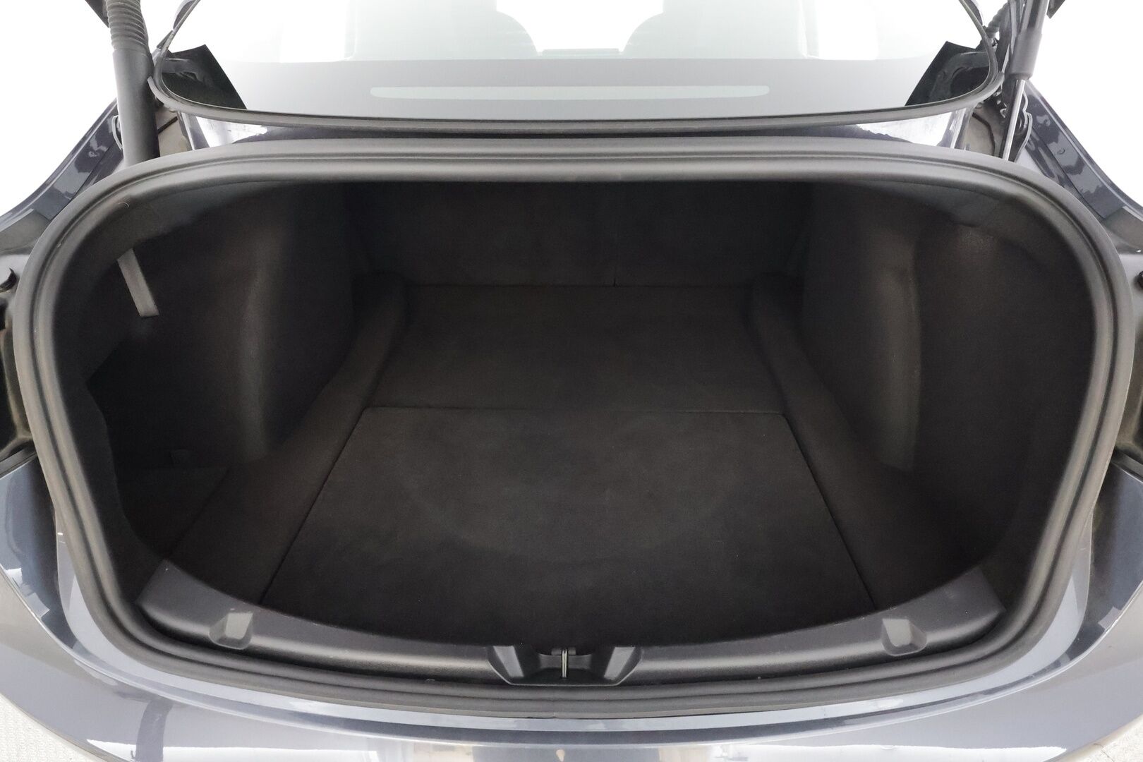 Tesla Model 3 2023 Long Range * ILP / ACC / Lasikatto / Matrix-LED / P.Kamera / Muistipenkki / Premium Audio / Navi / Keyless * - 2x Latauskaapelit