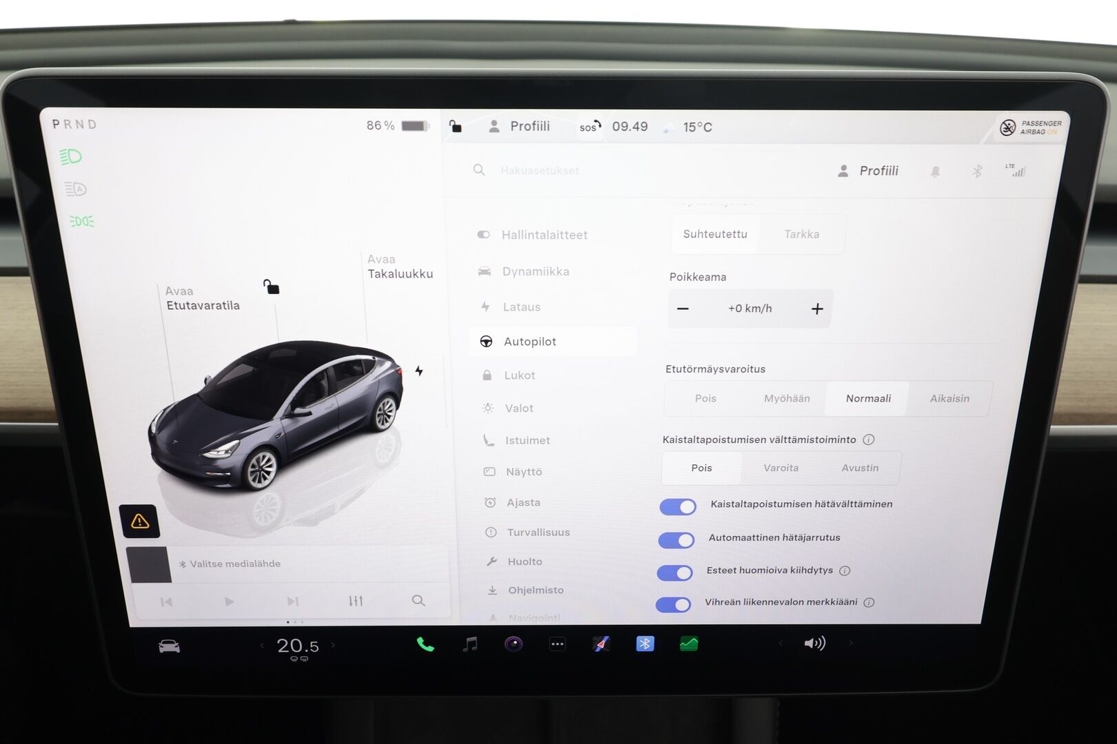 Tesla Model 3 2023 Long Range * ILP / ACC / Lasikatto / Matrix-LED / P.Kamera / Muistipenkki / Premium Audio / Navi / Keyless * - 2x Latauskaapelit