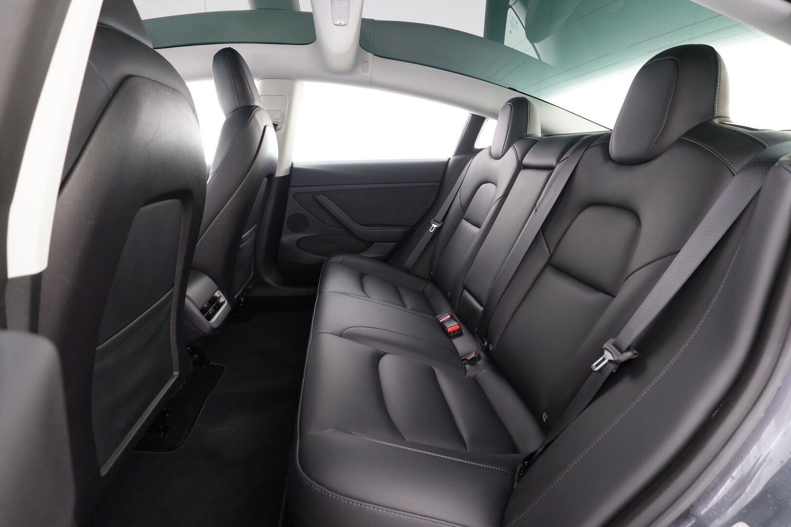 Tesla Model 3 2023 Long Range * ILP / ACC / Lasikatto / Matrix-LED / P.Kamera / Muistipenkki / Premium Audio / Navi / Keyless * - 2x Latauskaapelit