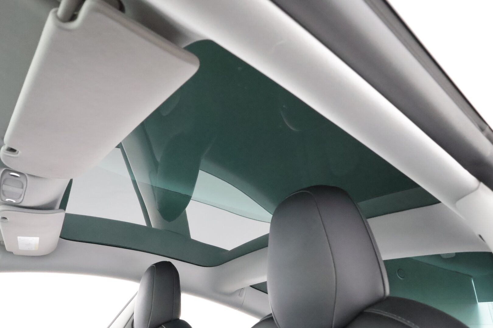 Tesla Model 3 2023 Long Range * ILP / ACC / Lasikatto / Matrix-LED / P.Kamera / Muistipenkki / Premium Audio / Navi / Keyless * - 2x Latauskaapelit