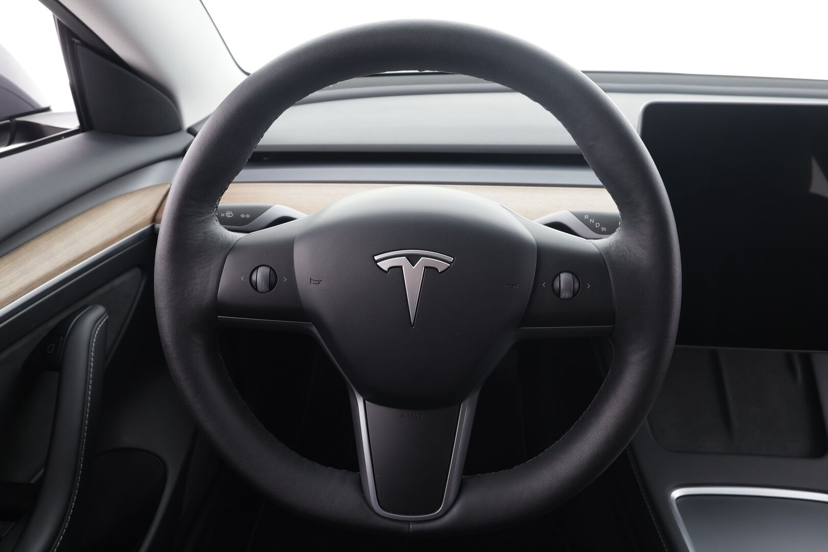 Tesla Model 3 2023 Long Range * ILP / ACC / Lasikatto / Matrix-LED / P.Kamera / Muistipenkki / Premium Audio / Navi / Keyless * - 2x Latauskaapelit