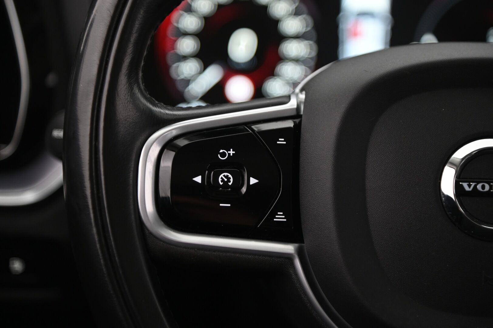 Volvo V60 2020 T8 TwE AWD Momentum aut. - | ACC | Webasto | Full-LED | Kaistavahti | Vetokoukku - KORKO VAIN 3,99 %