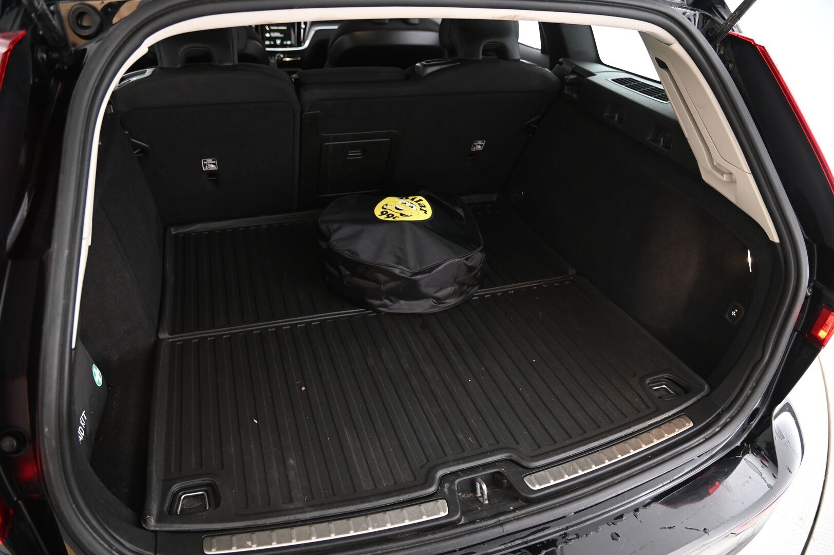 Volvo V60 2020 T8 TwE AWD Momentum aut. - | ACC | Webasto | Full-LED | Kaistavahti | Vetokoukku