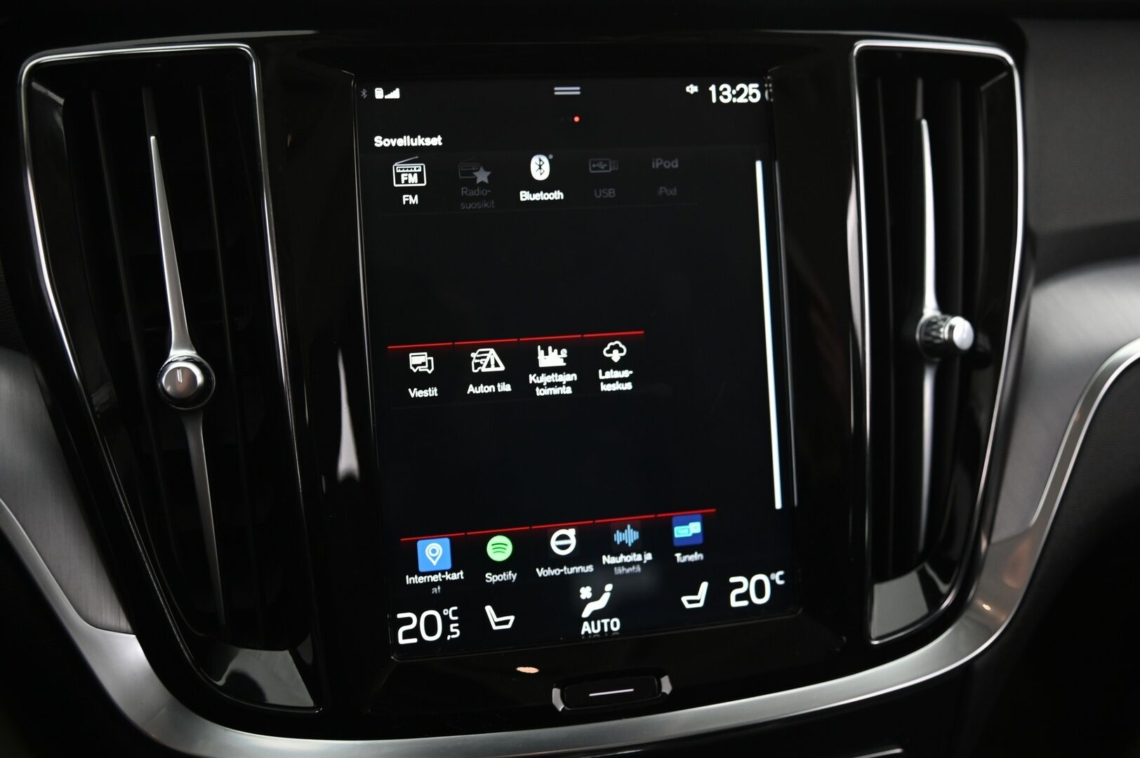 Volvo V60 2020 T8 TwE AWD Momentum aut. - | ACC | Webasto | Full-LED | Kaistavahti | Vetokoukku
