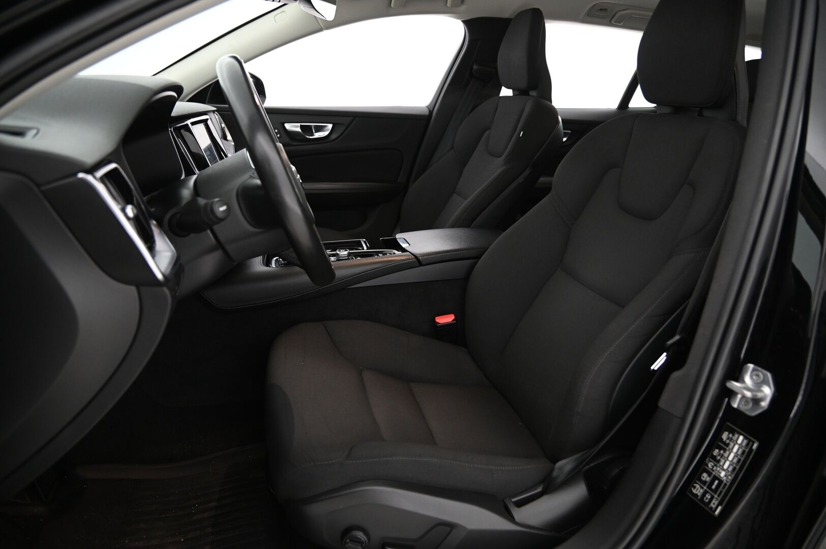Volvo V60 2020 T8 TwE AWD Momentum aut. - | ACC | Webasto | Full-LED | Kaistavahti | Vetokoukku - KORKO VAIN 3,99 %